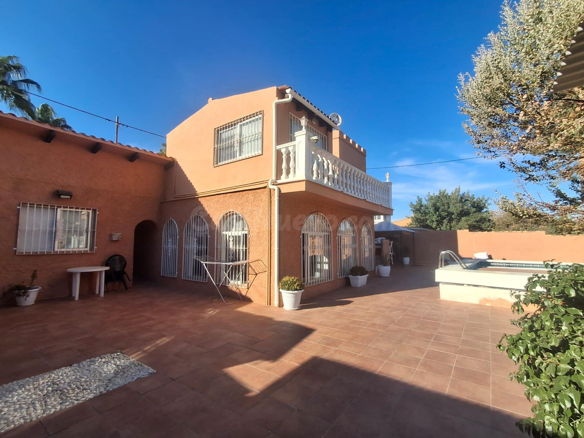 Exclusivo Chalet en Benidorm - foto 2