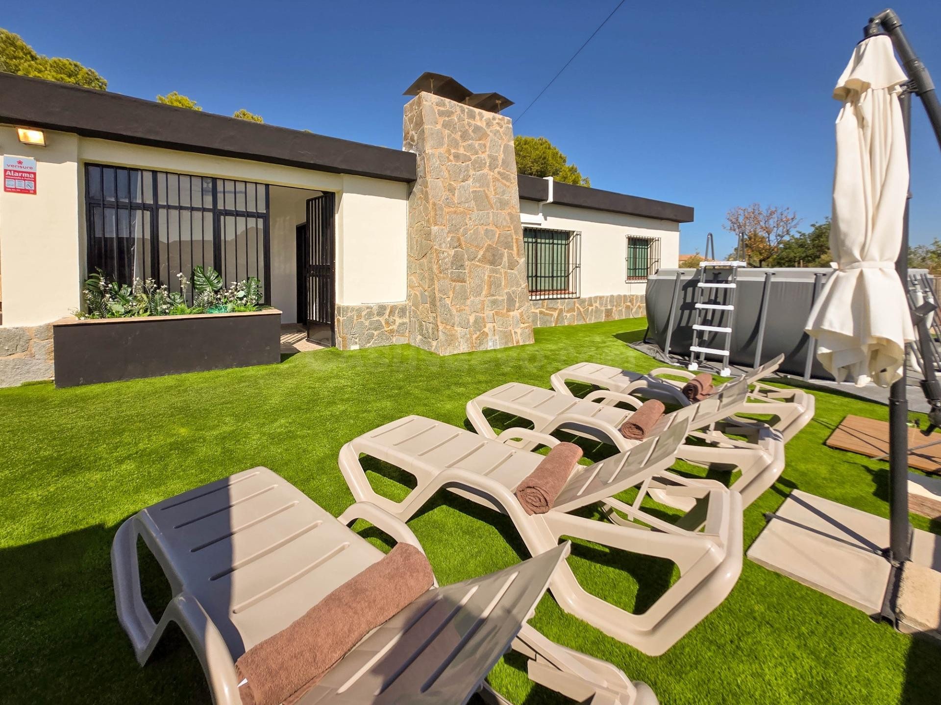 ¡Disfruta de la Costa Blanca en Este Encantador Chalet! - foto 3