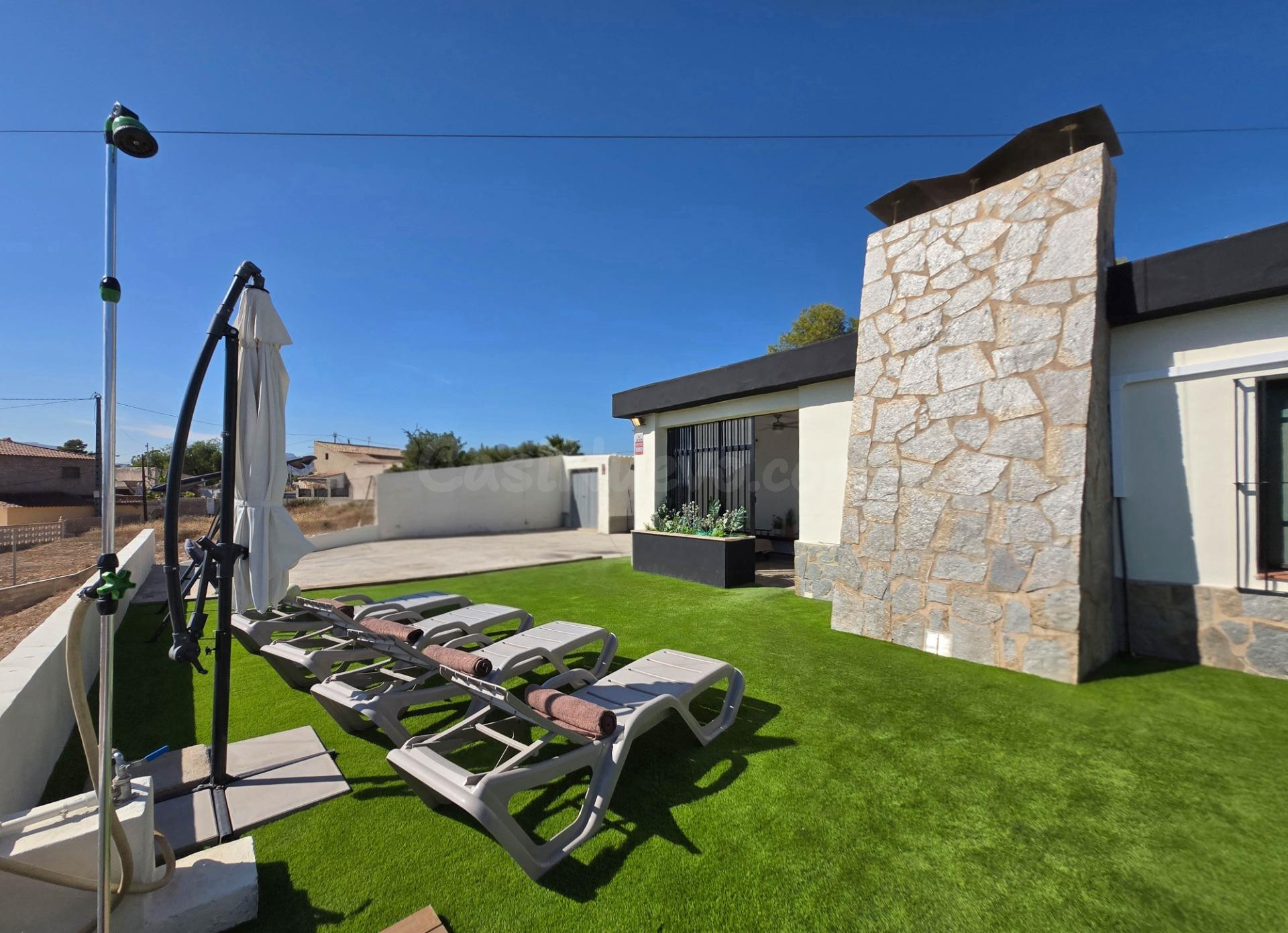 ¡Disfruta de la Costa Blanca en Este Encantador Chalet! - foto 5