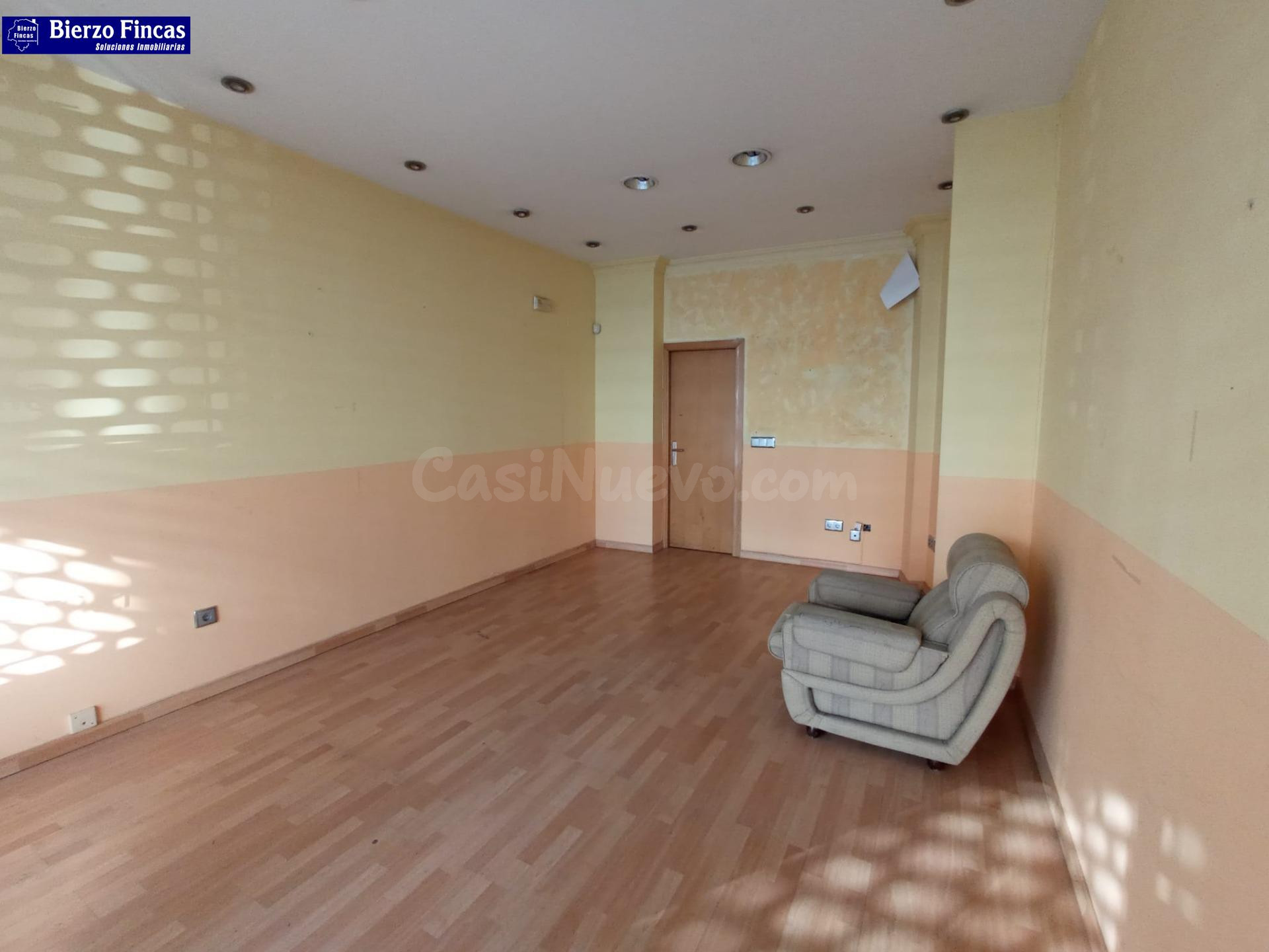 SE VENDE LOCAL COMERCIAL - foto 2