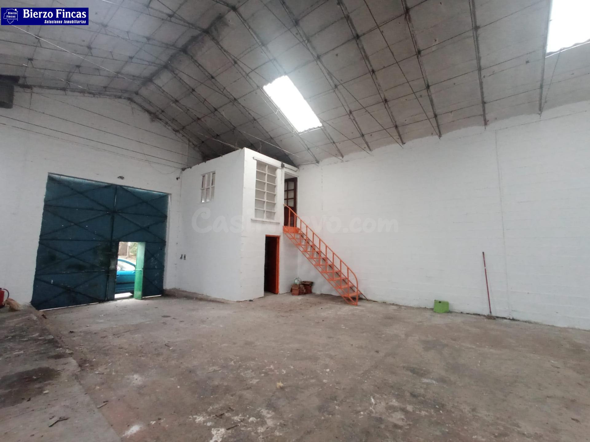 SE VENDE NAVE A DOS MINUTOS DE BRICODEPOT LEON - foto 2