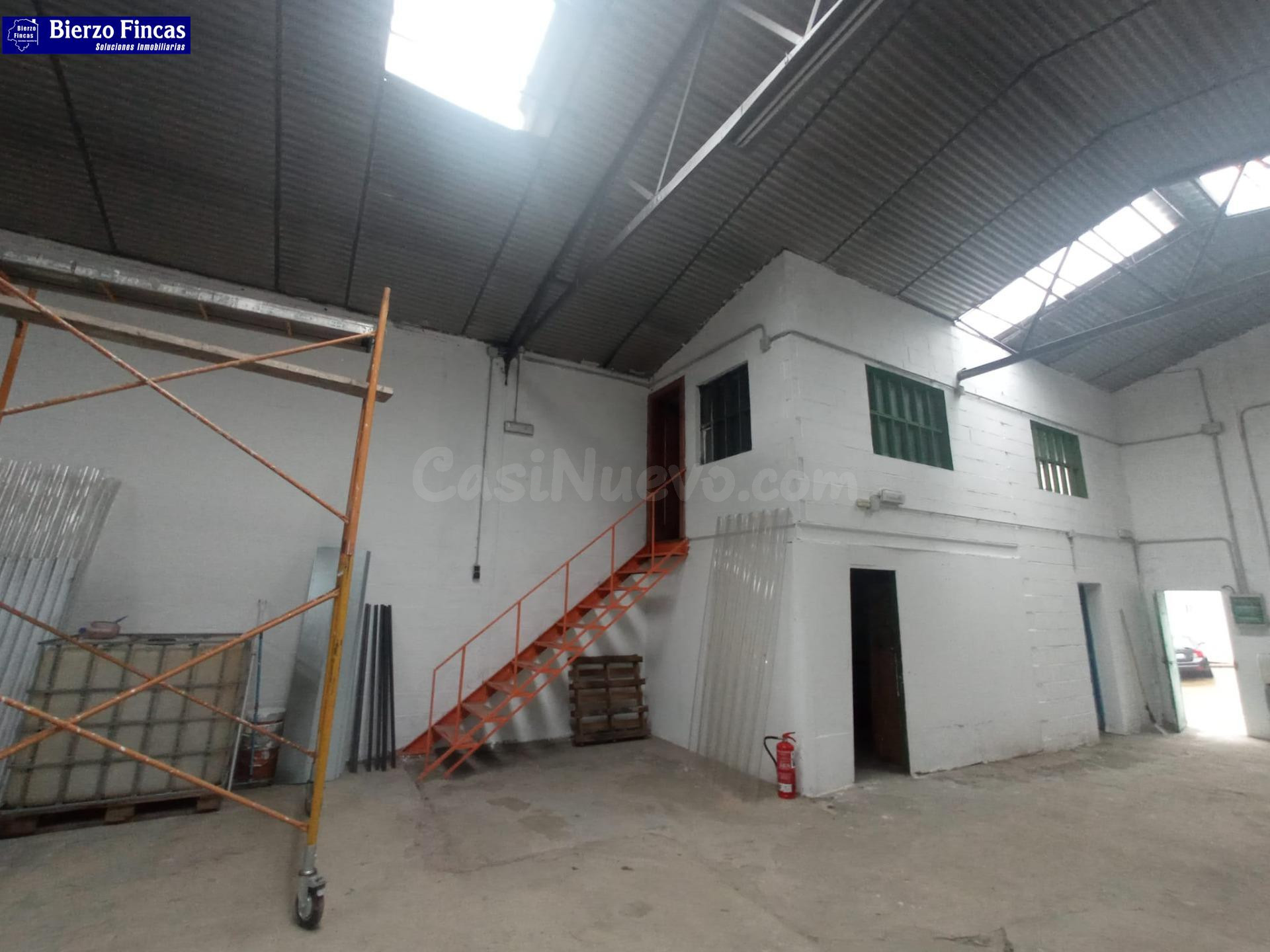 SE VENDE NAVE A DOS MINUTOS DE BRICODEPOT LEON - foto 5