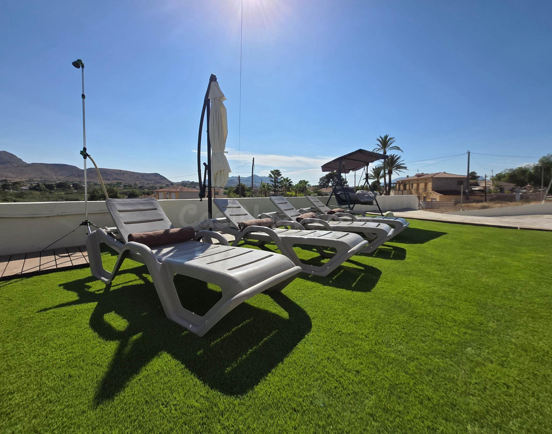 ¡Disfruta de la Costa Blanca en Este Encantador Chalet! - foto 3