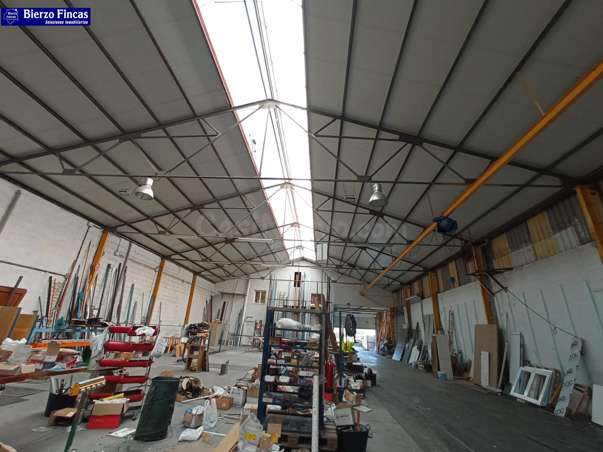 SE VENDE NAVE INDUSTRIAL EN BÁRCENA - foto 3