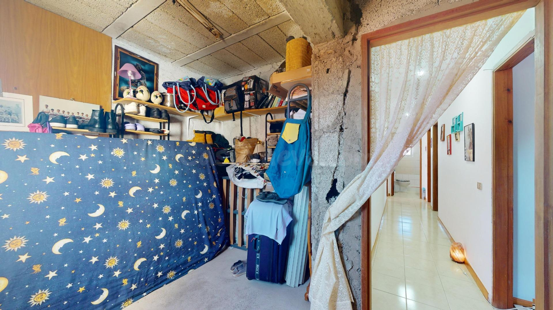 Vivienda amplia con garaje privado y azotea en El Tablero - foto 3