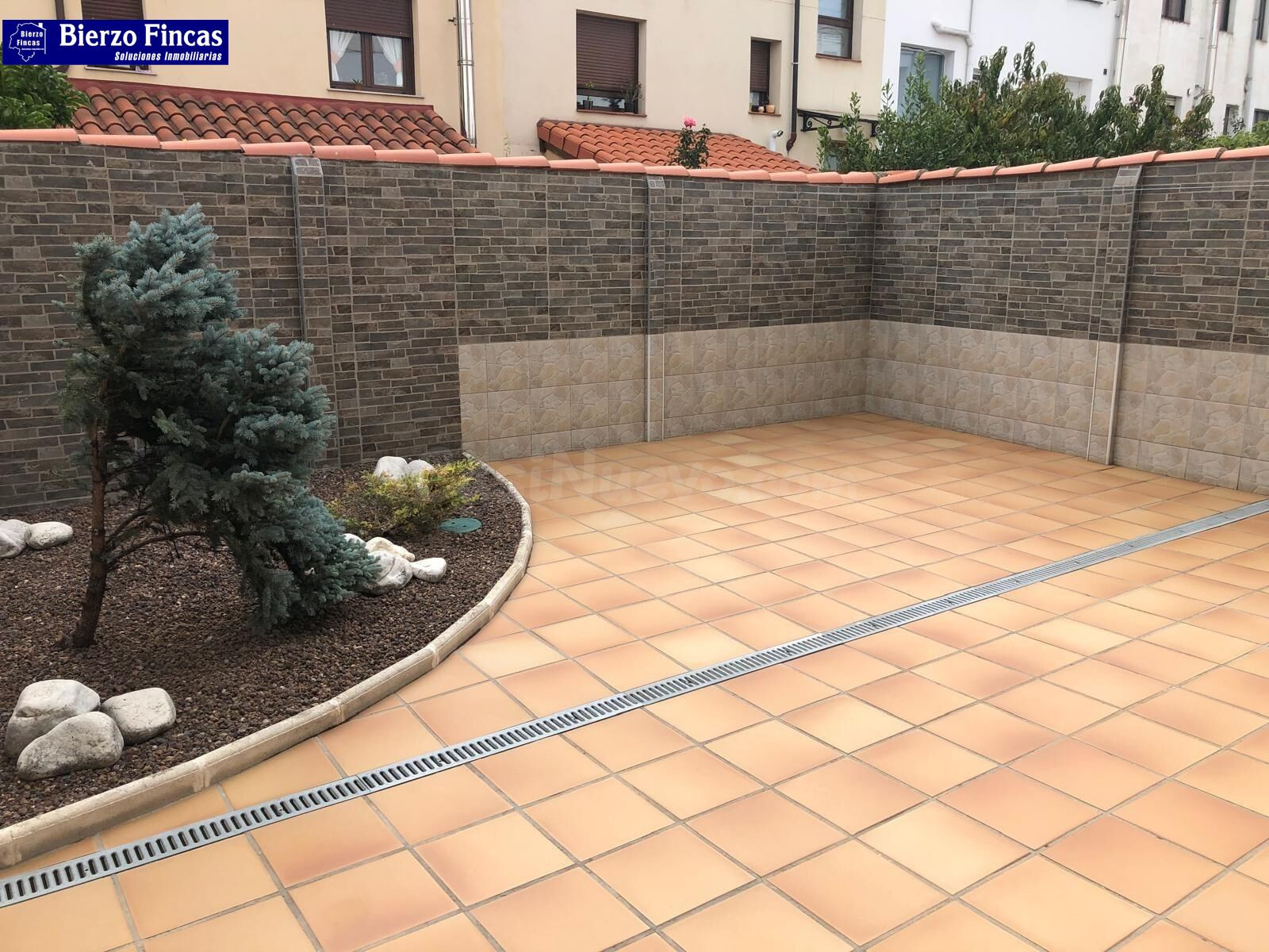 SE VENDE VIVIENDA UNIFAMILIAR EN LEON - foto 2