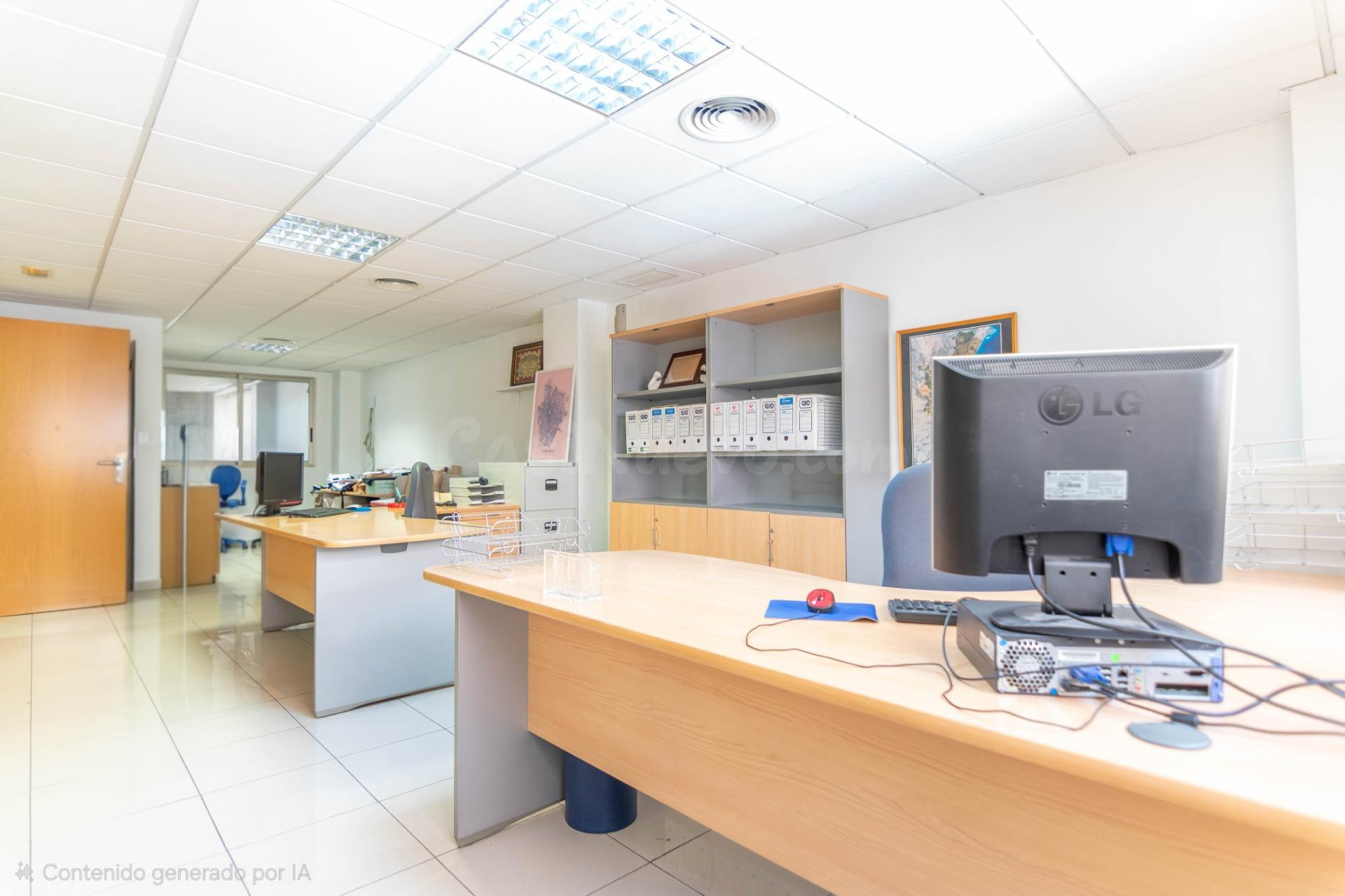 ¡GRAN OPORTUNIDAD DE INVERSIÓN EN ALICANTE!   ✨ Local de gra - foto 4