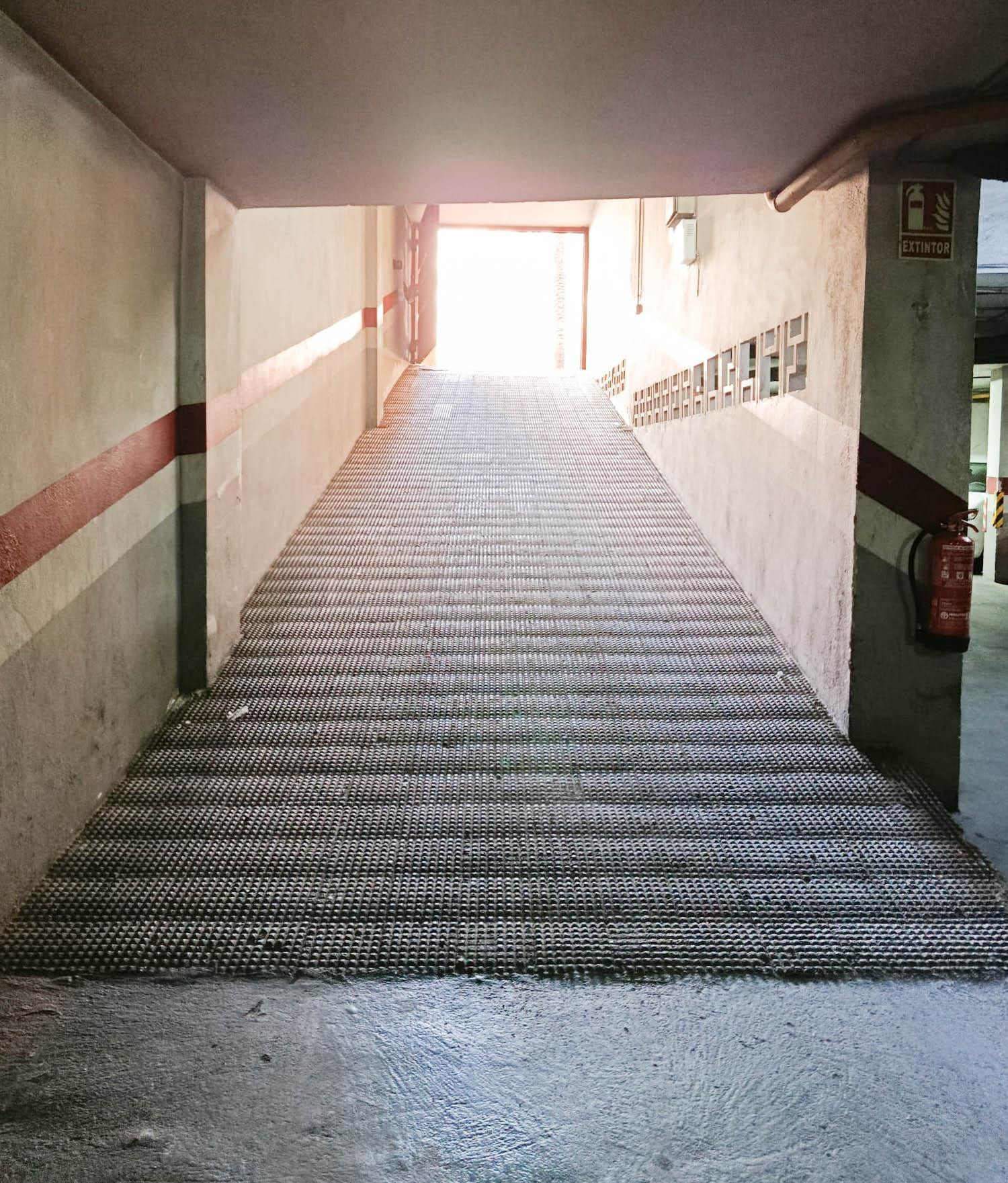 Plaza de garaje para coche pequeño - foto 5