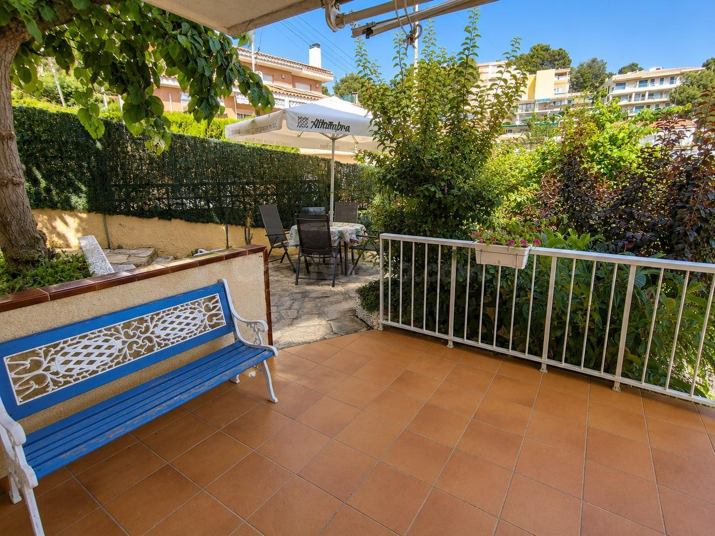 CASA ADOSADA EN CAP SALOU DE 3 habitaciones