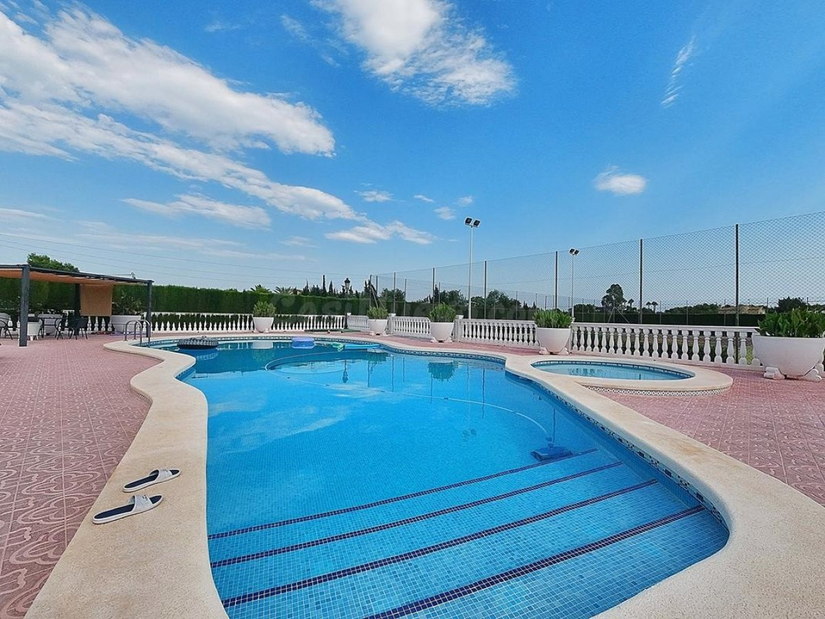 Chalet 6 habitaciones 500m² en venta - Elche pedanias