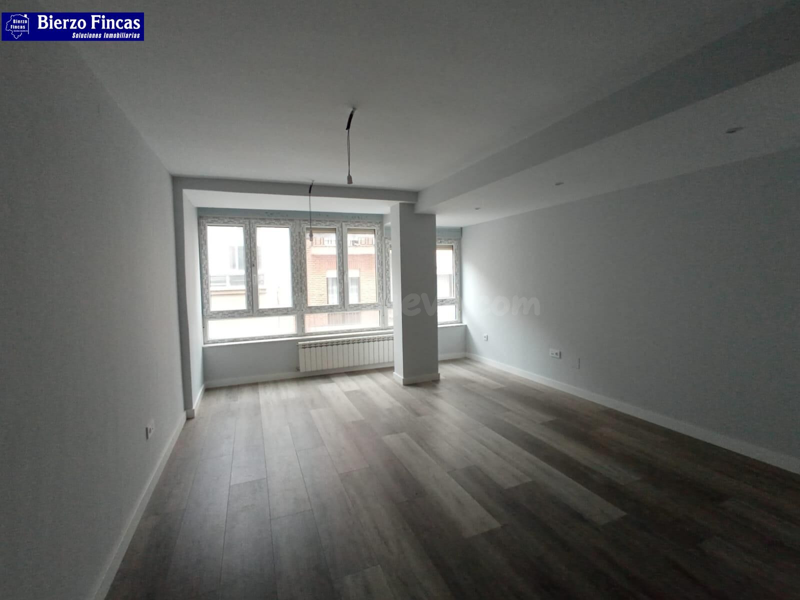 SE VENDE PISO EN EL CENTRO DE ASTORGA - foto 2
