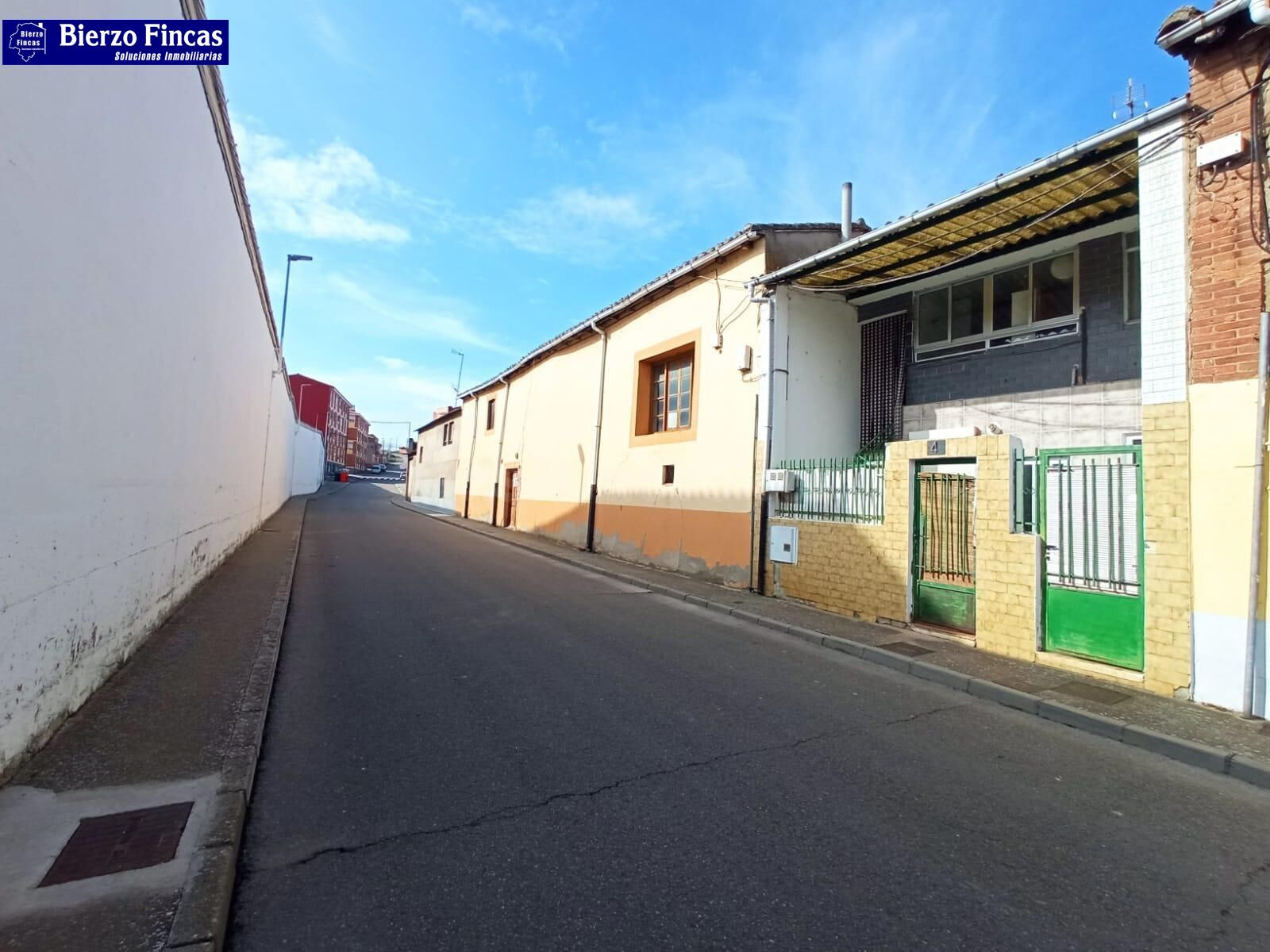 SE VENDE CASA PARA REFORMAR EN ASTORGA - foto 3