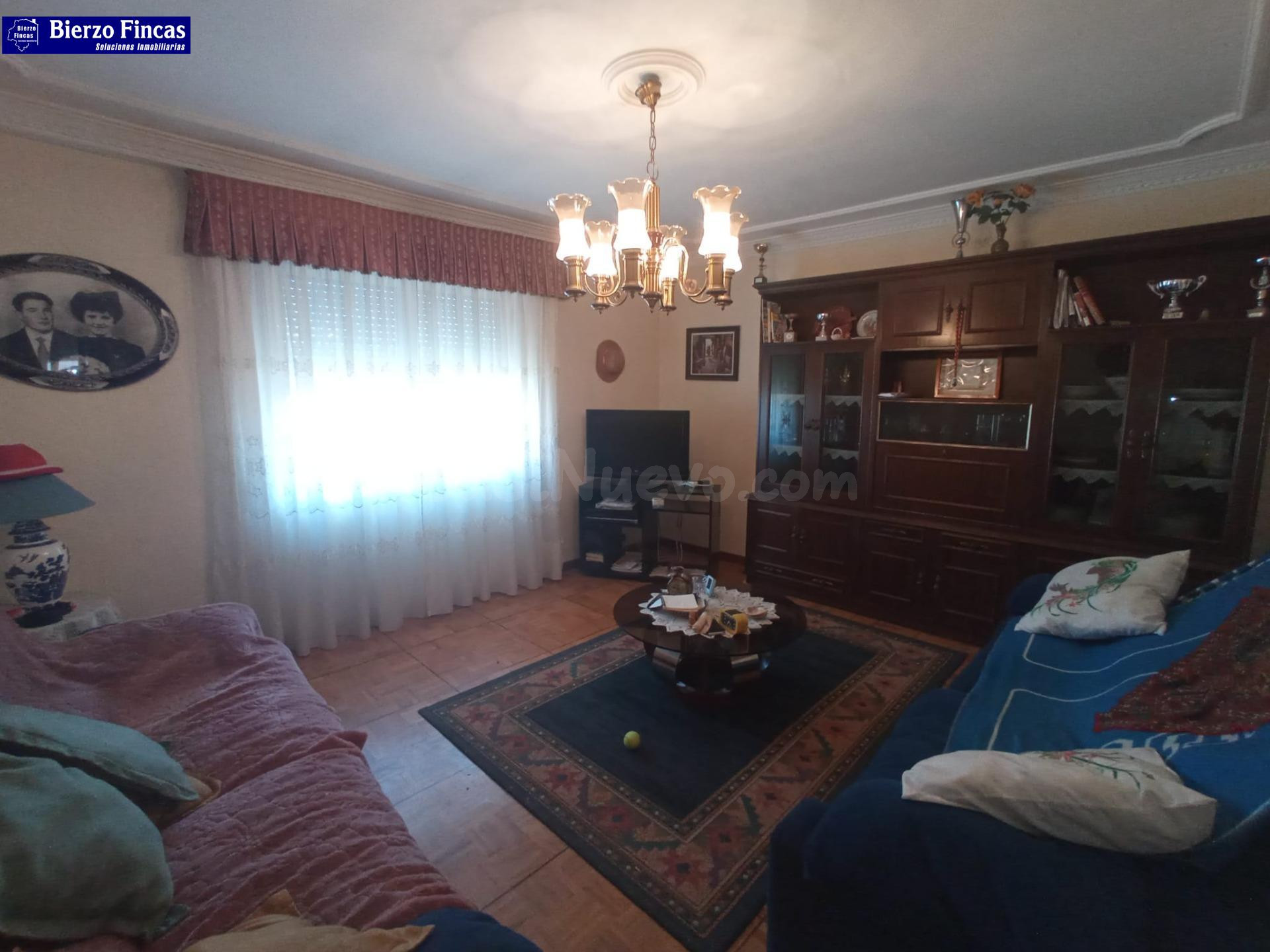 SE VENDE CASA EN TROBAJO DEL CAMINO - foto 3