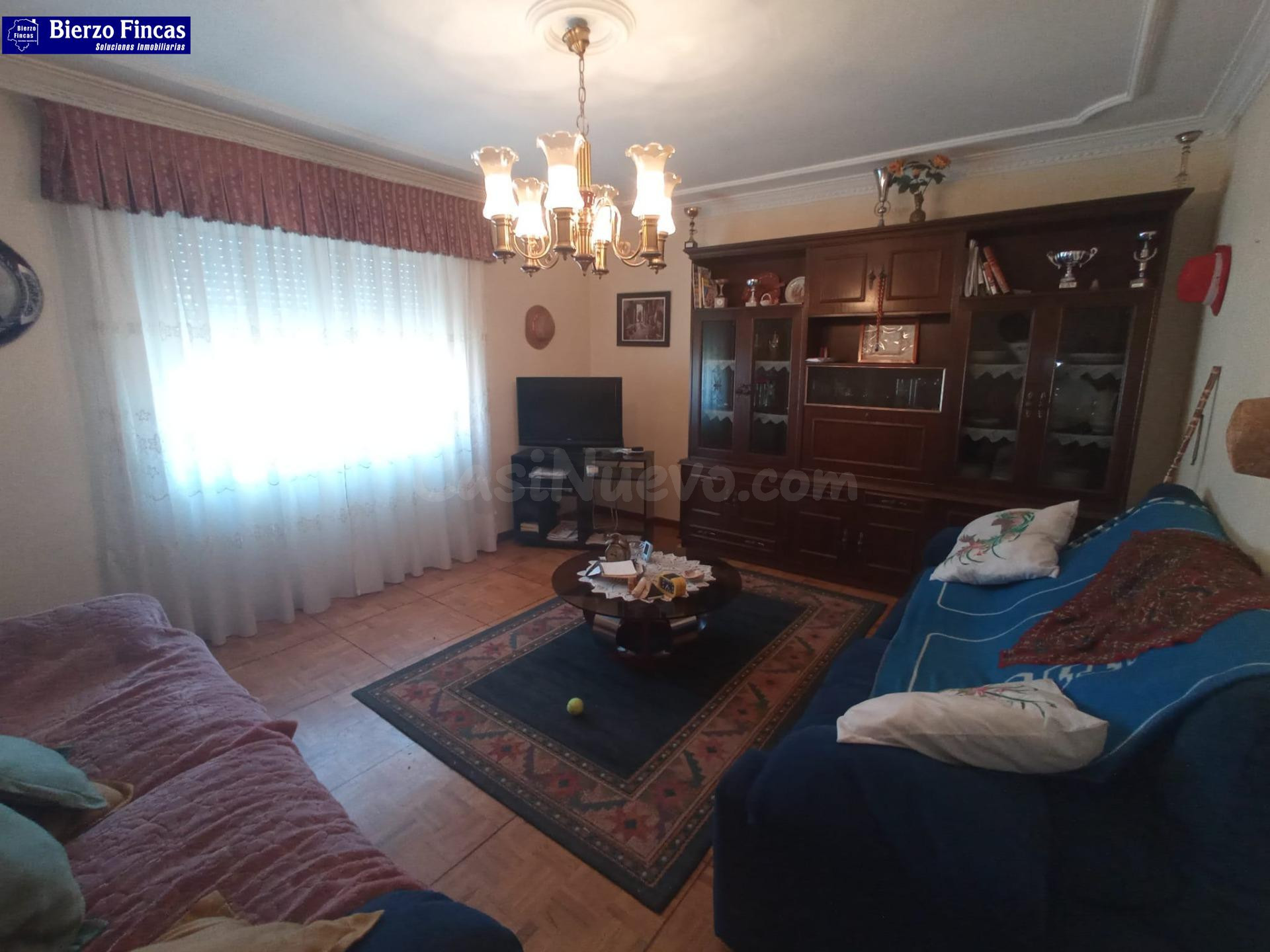 SE VENDE CASA EN TROBAJO DEL CAMINO - foto 4
