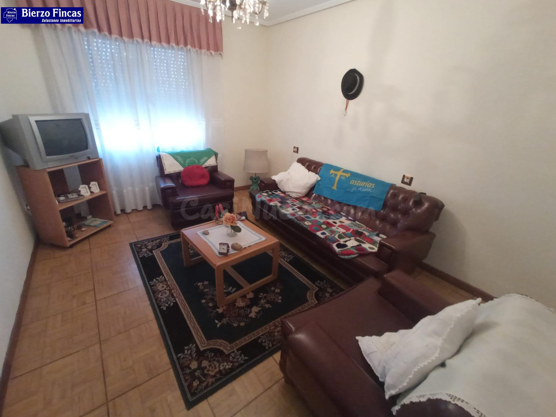 SE VENDE CASA EN TROBAJO DEL CAMINO - foto 5