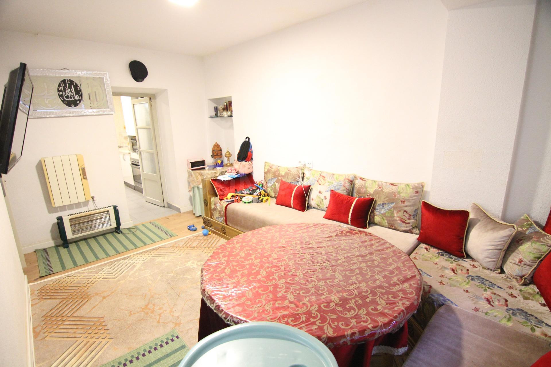Casa con garaje y terraza en el casco antiguo de Olesa - foto 4