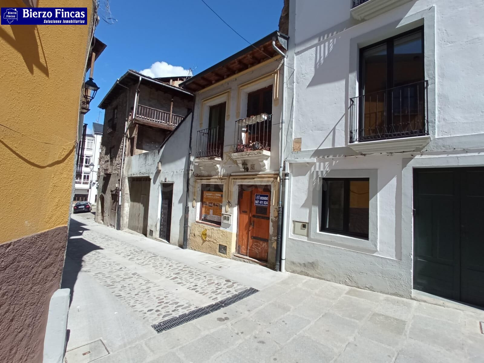 SE VENDE CASA EN VILLAFRANCA