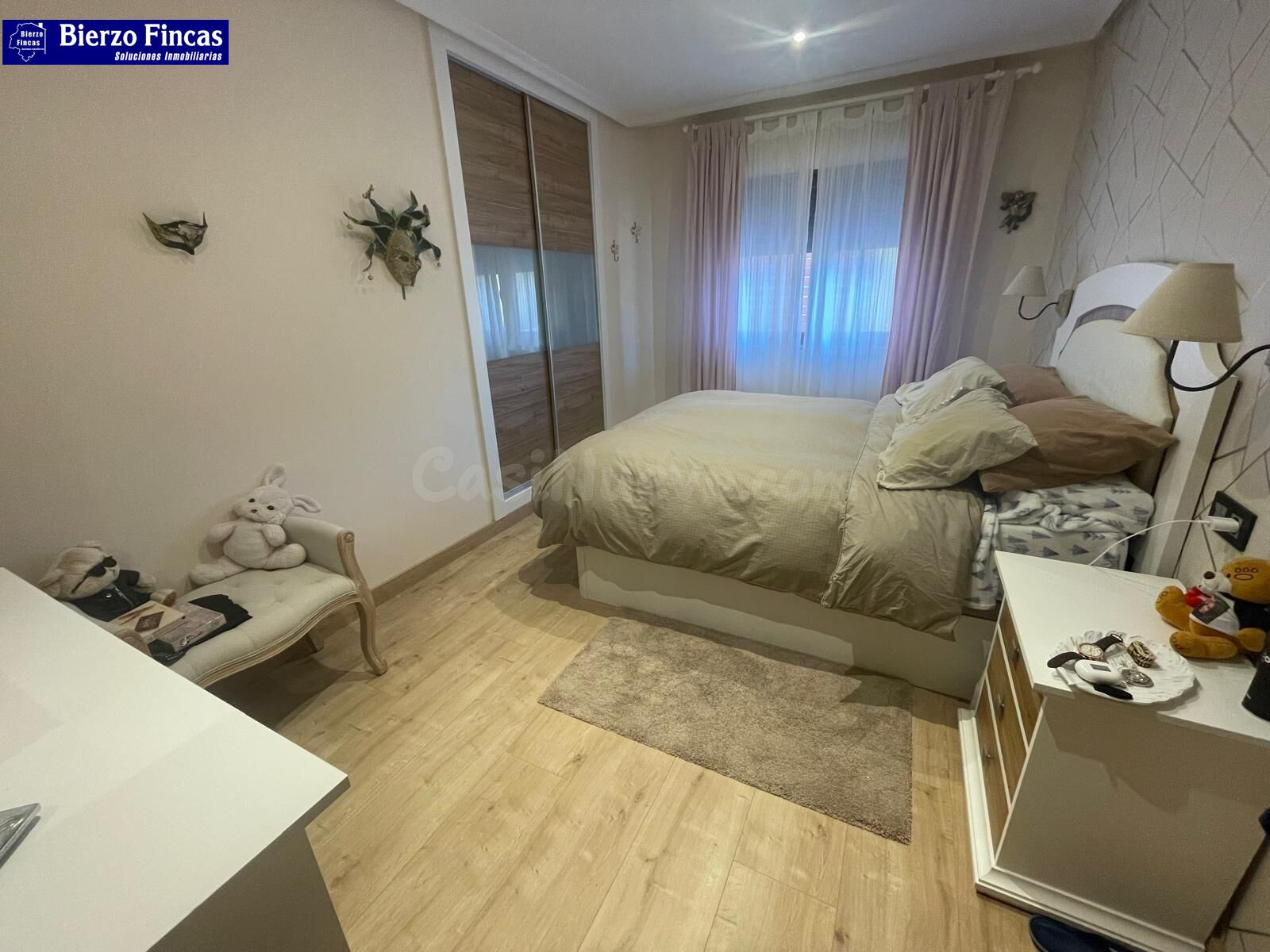 ¡AMPLIO Y LUMINOSO PISO EN VENTA EN ZONA DEL PALACIO DE CONG - foto 2