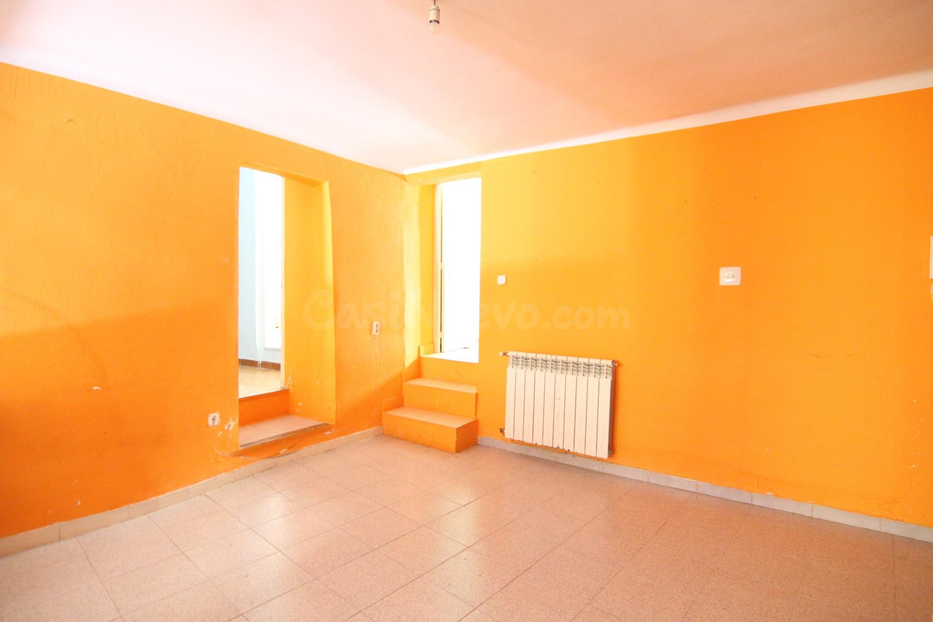 Piso con amplio garaje en el Casc Antic de Olesa de Montserr - foto 3