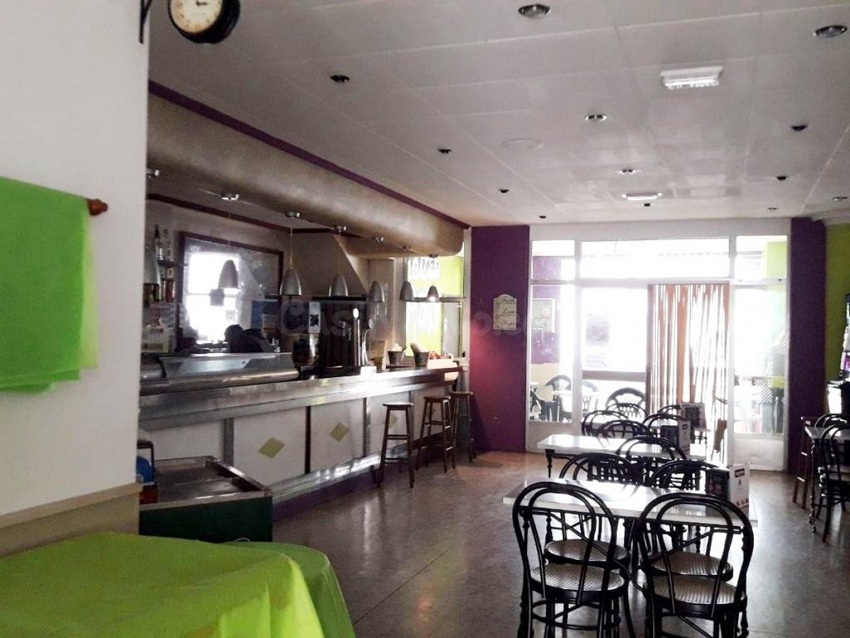Estupendo bar-restaurante en Gestalgar totalmente montado