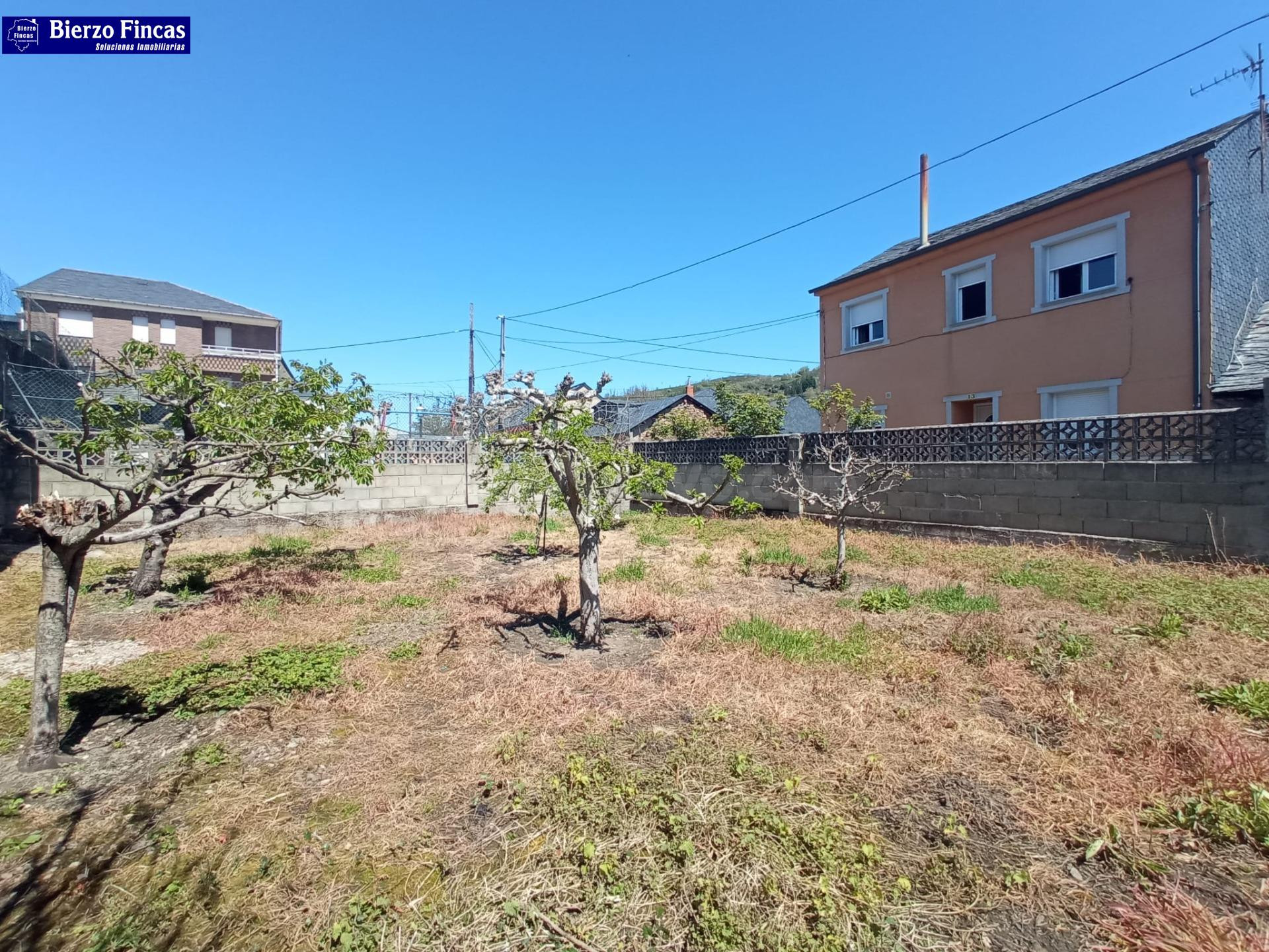SE VENDE VIVIENDA CON PANADERÍA