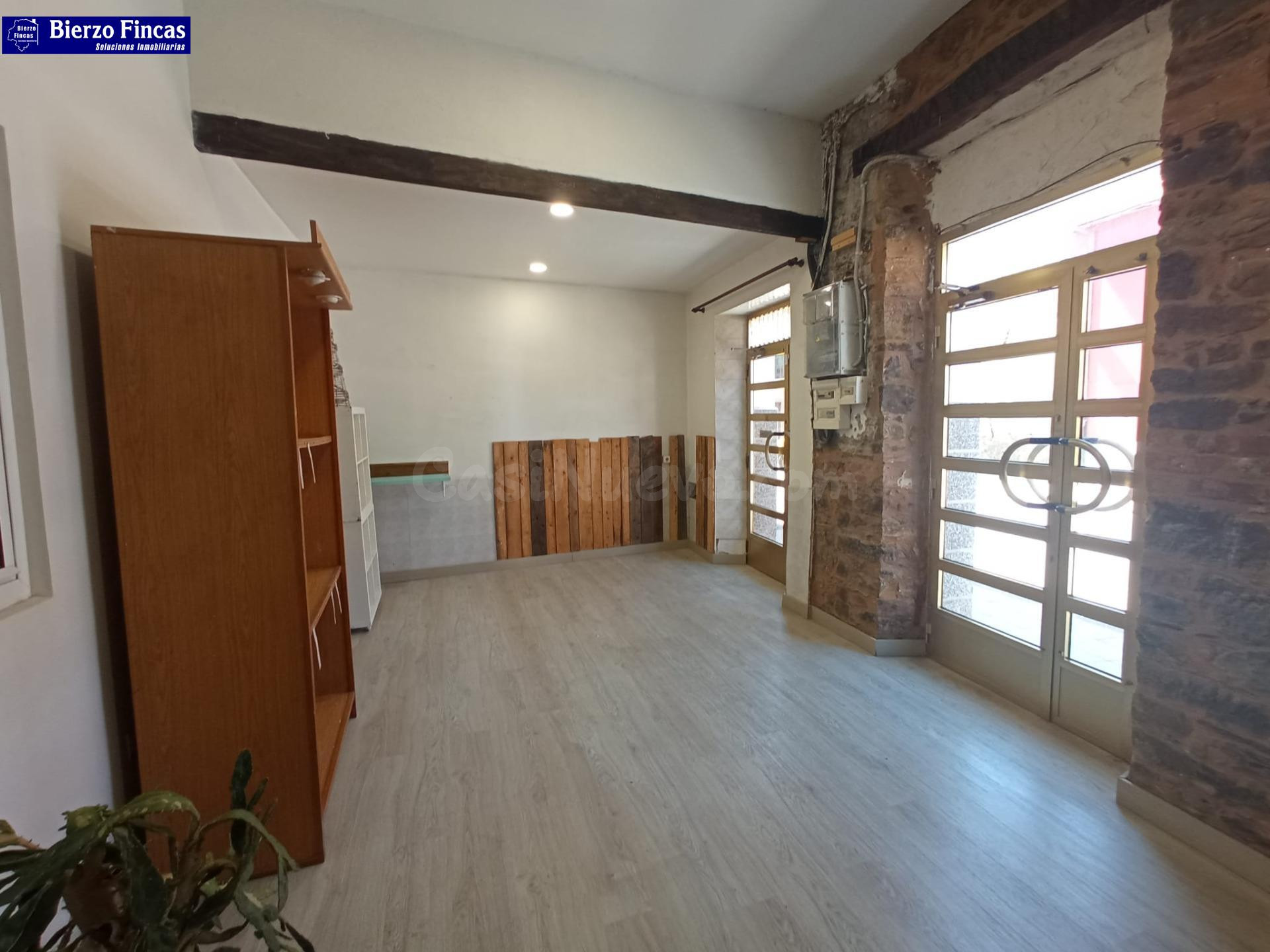 SE VENDE VIVIENDA CON PANADERÍA - foto 3
