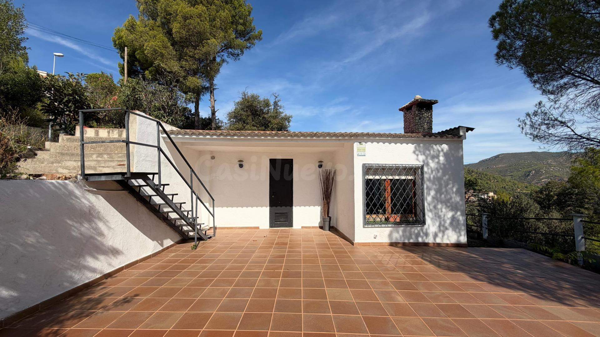 DOS CASAS INDEPENDIENTES EN APROXIMADAMENTE 2.000 M2 DE TERR