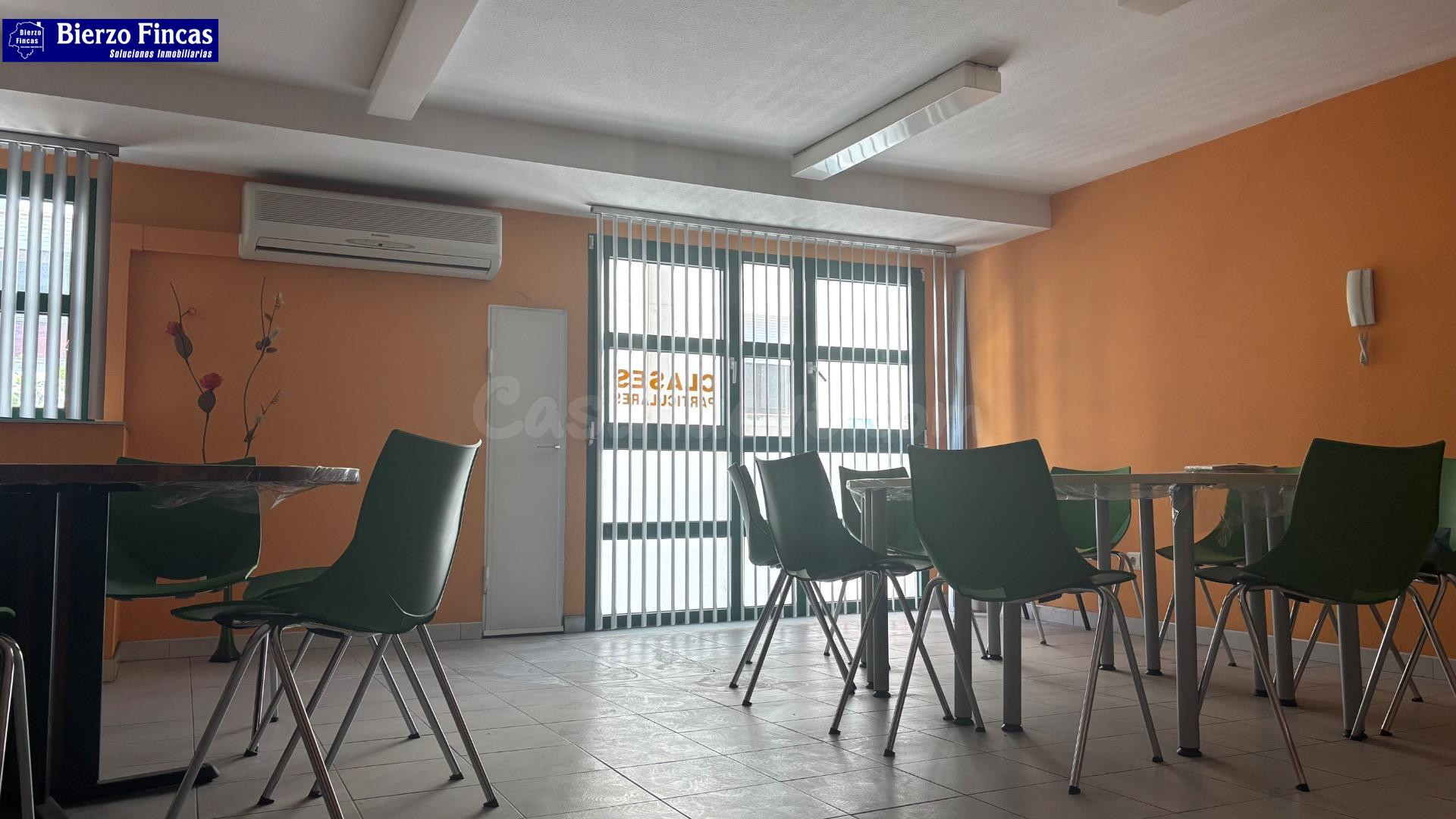 OFICINA EN ALQUILER EN PLENO CENTRO DE PONFERRADA! - foto 2
