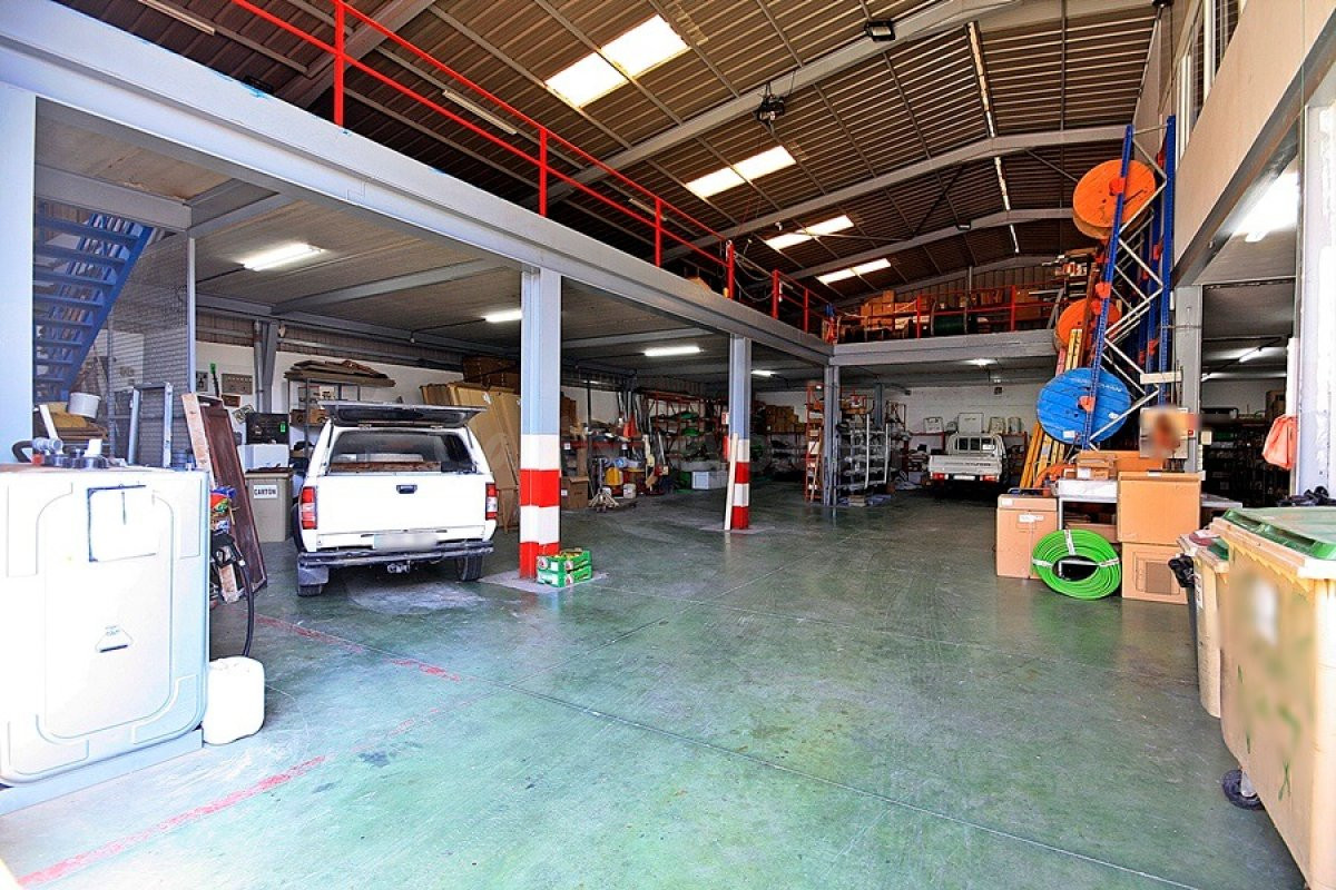 Se vende nave en polígono industrial de Arinaga