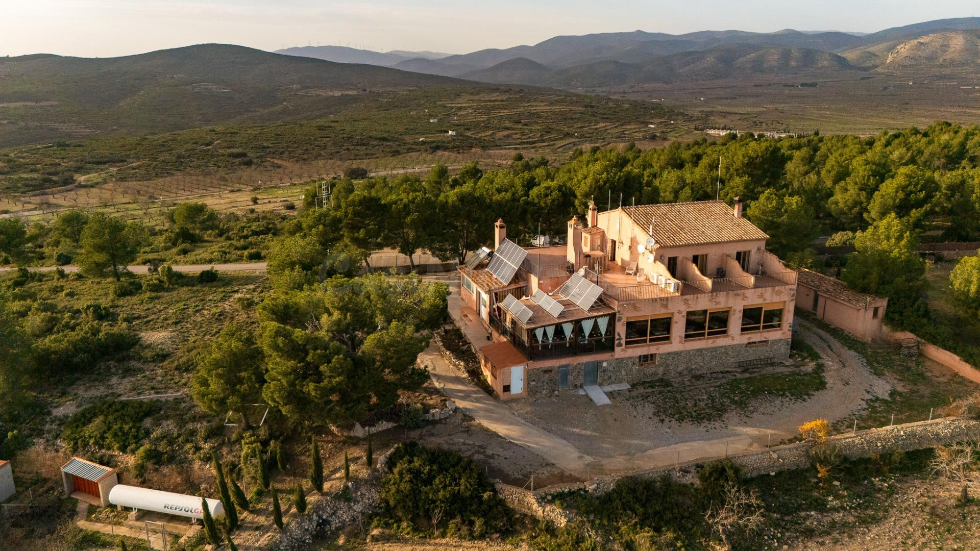 Edificio hostelero, en plena naturaleza, vistas panorámicas - foto 3