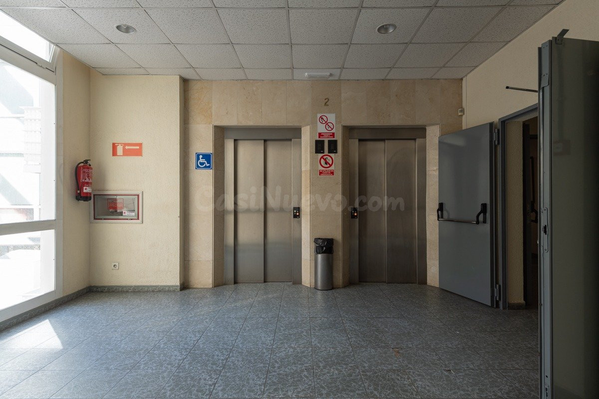 Oficina en el Edificio Internacional junto al Parque Santa C - foto 5