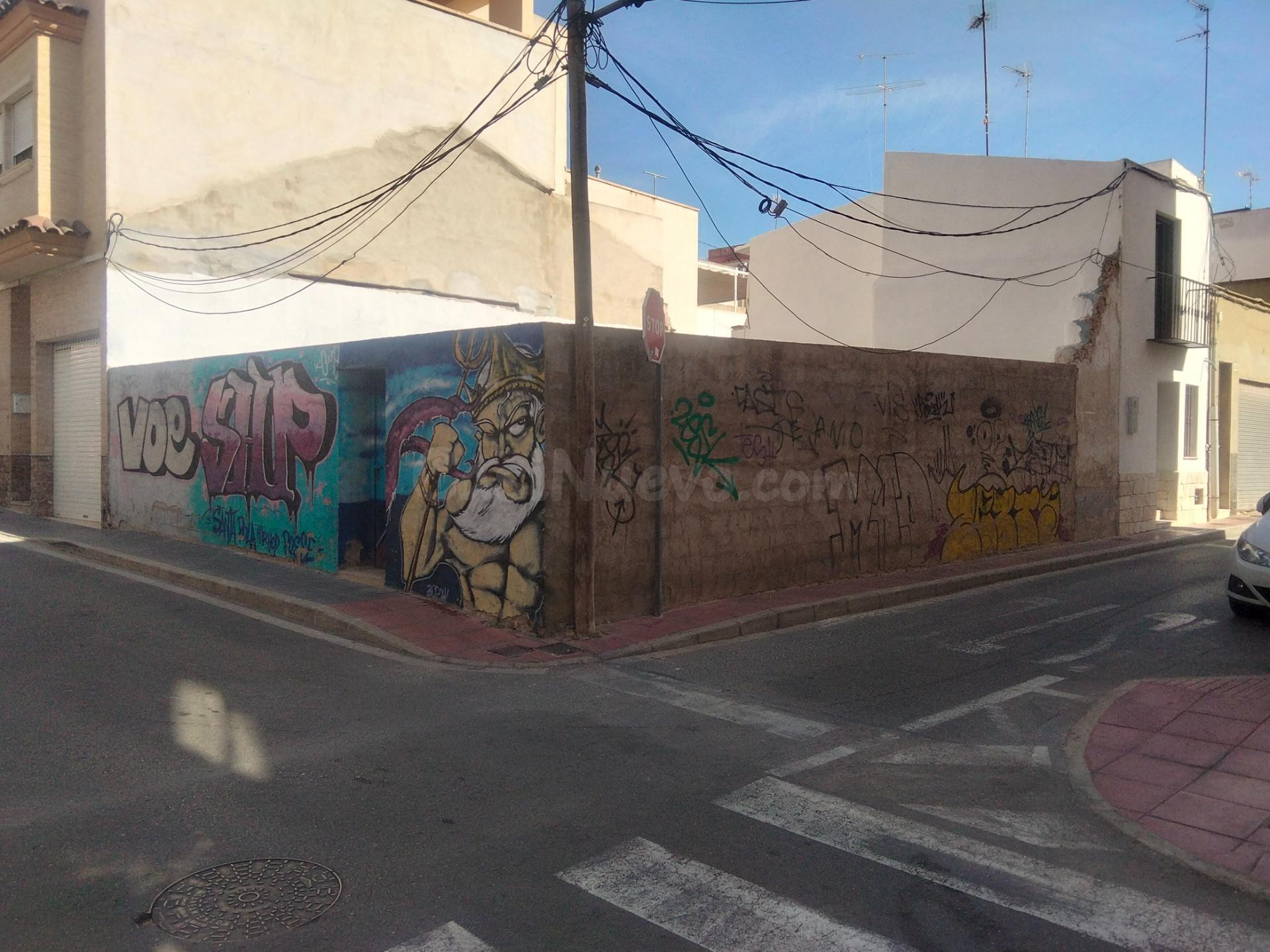 Amplio Solar en el Centro de Santa Pola por €200,000 - foto 2