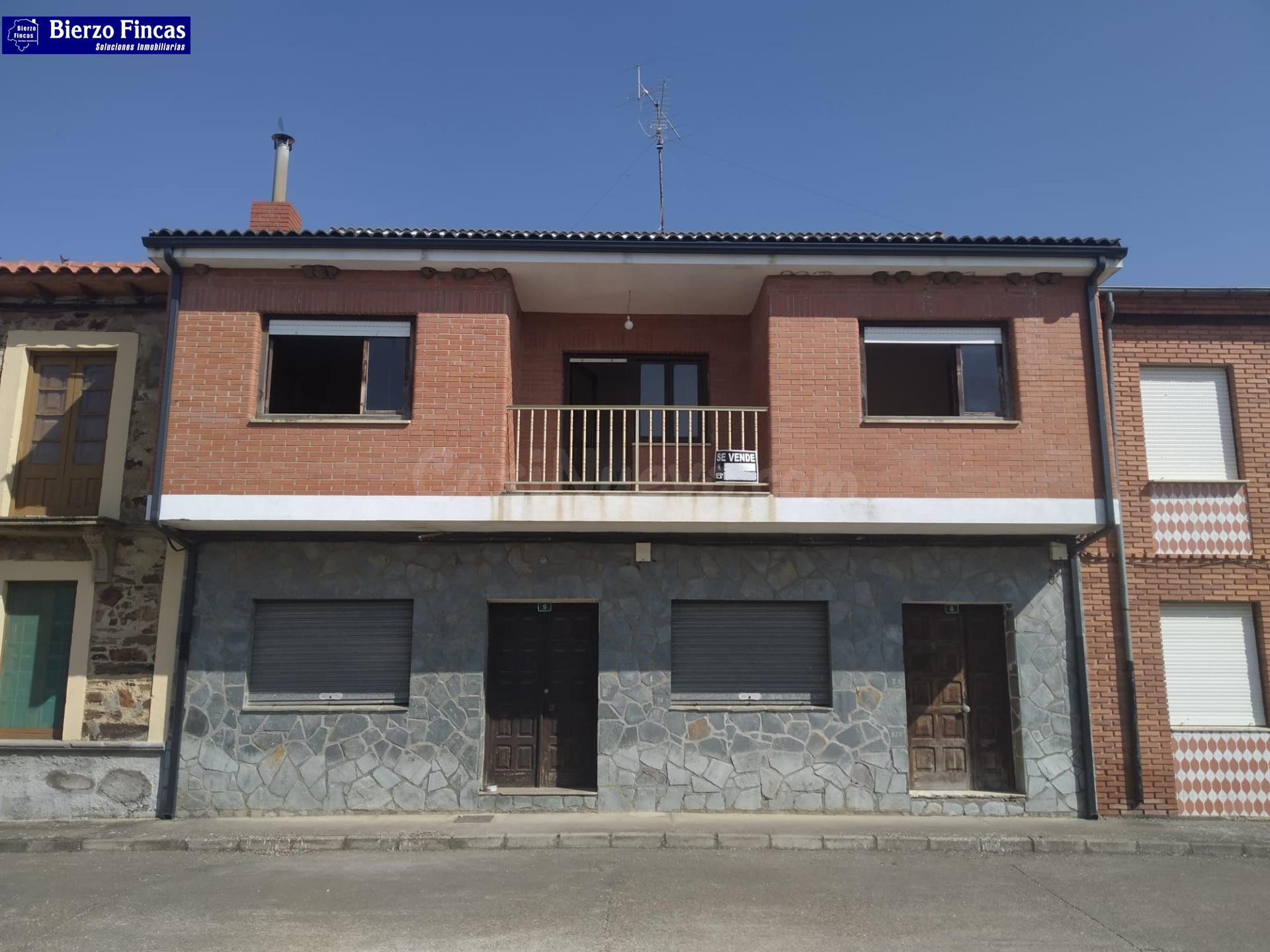 SE VENDE CASA EN MIÑAMBRES DE LA VALDUERNA - foto 2