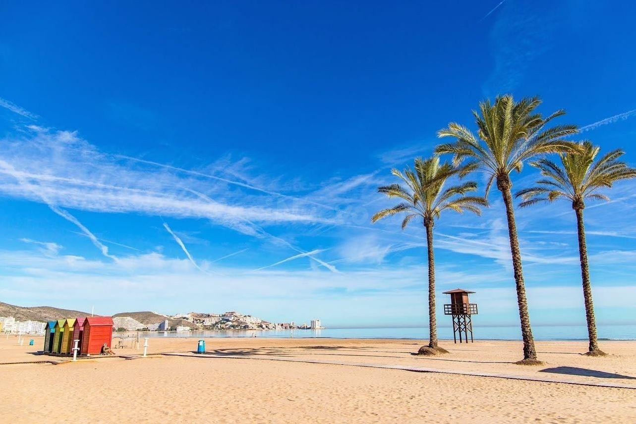 PISO - APARTAMENTO EN CULLERA A 200 M DE LA PLAYA - foto 2