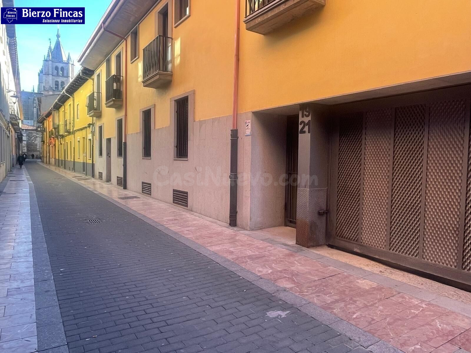 ¡ALQUILER DE PLAZAS DE GARAJE JUNTAS EN EL CENTRO DE LEÓN! ️