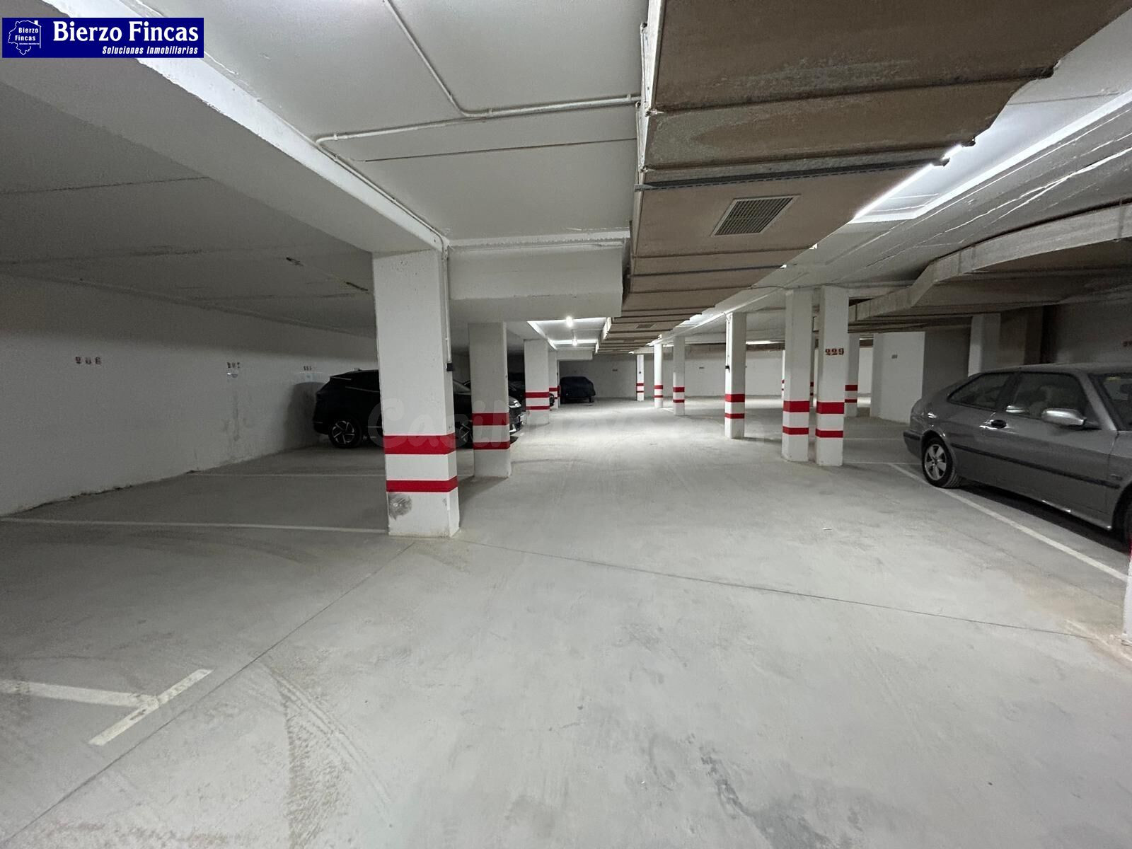¡ALQUILER DE PLAZAS DE GARAJE JUNTAS EN EL CENTRO DE LEÓN! ️ - foto 3