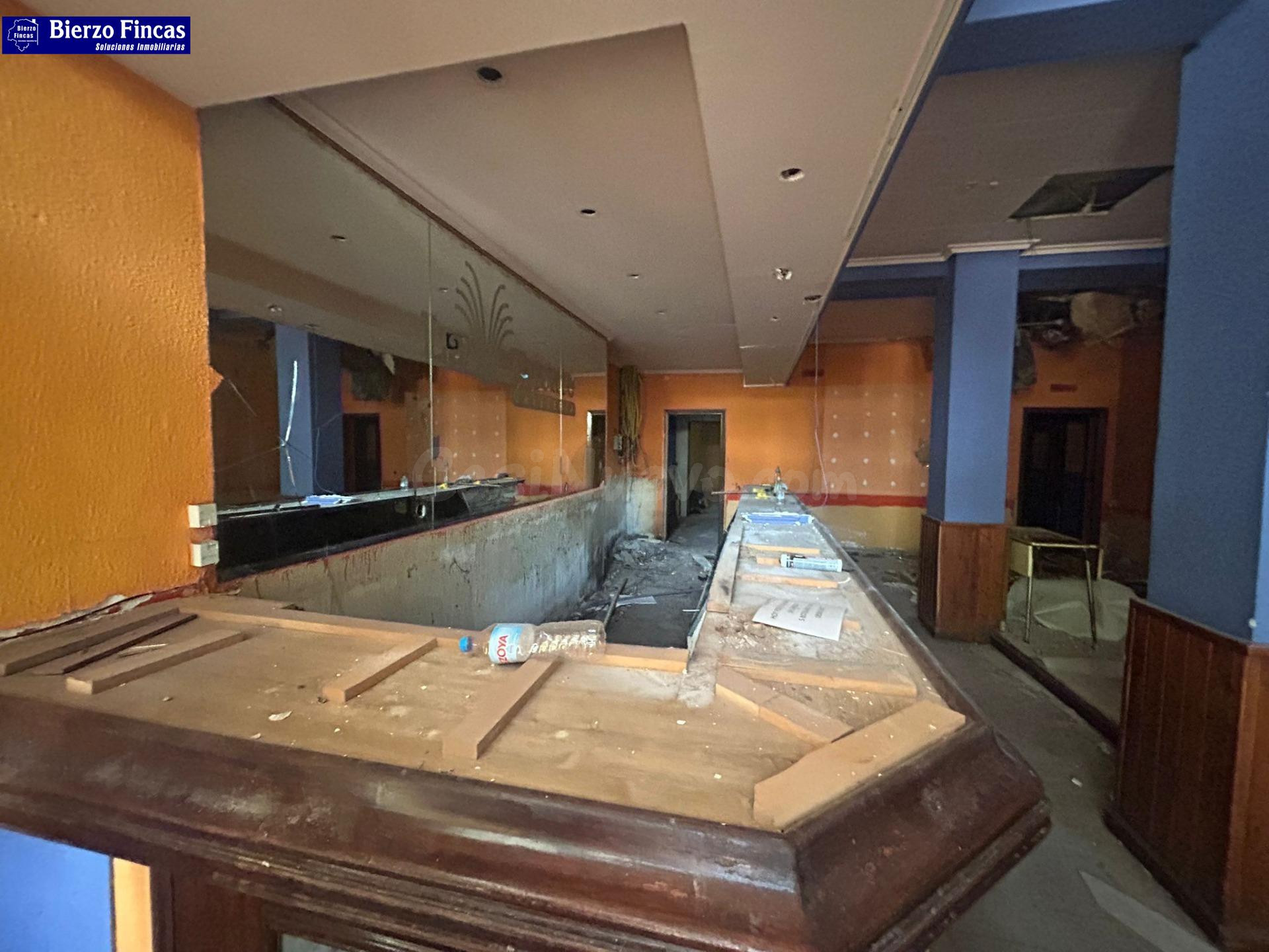 SE VENDE EDIFICIO EN PONFERRADA - foto 2