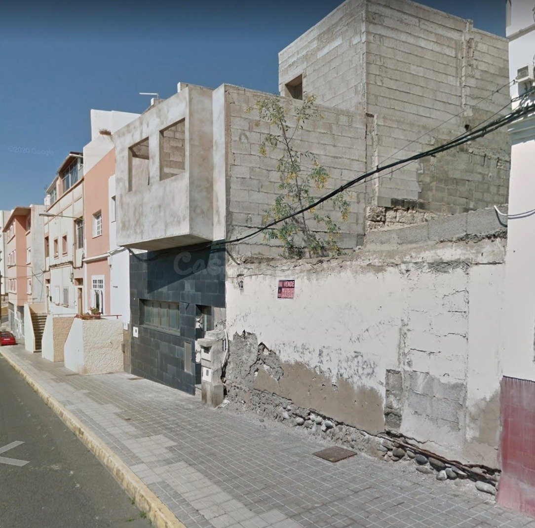 SE VENDE TERRENO URBANIZABLE RESIDENCIAL EN LAS PLAMAS DE GRAN CANARIA.