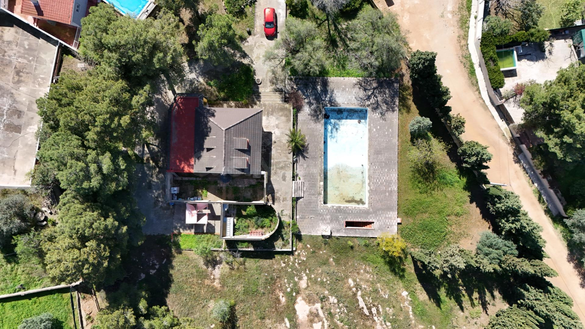 Chalet en Lliria: Tu Oasis Privado con Amplia Parcela y Vist - foto 4