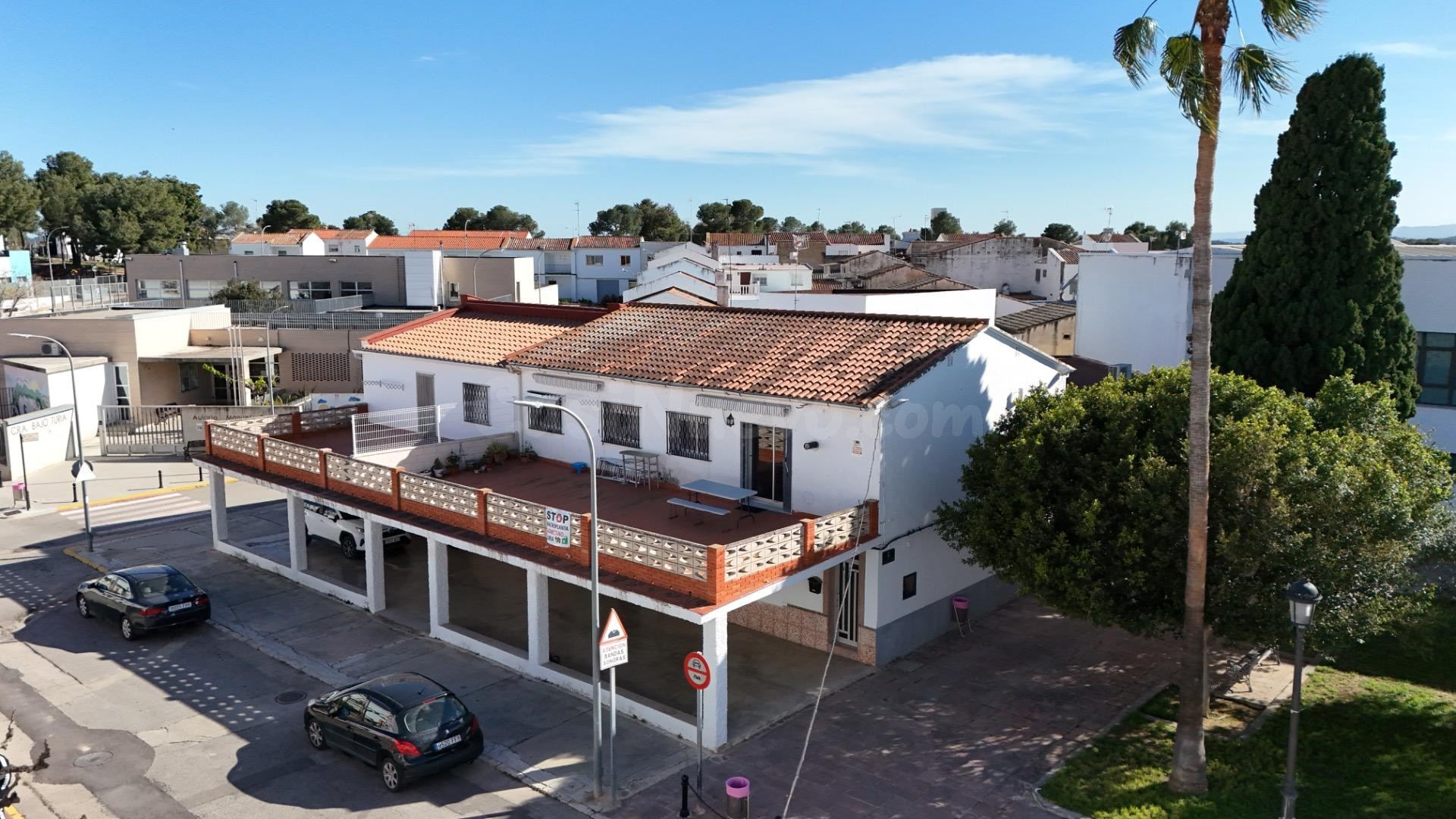 Amplio Local Comercial Ideal para Bar o Supermercado en Zona