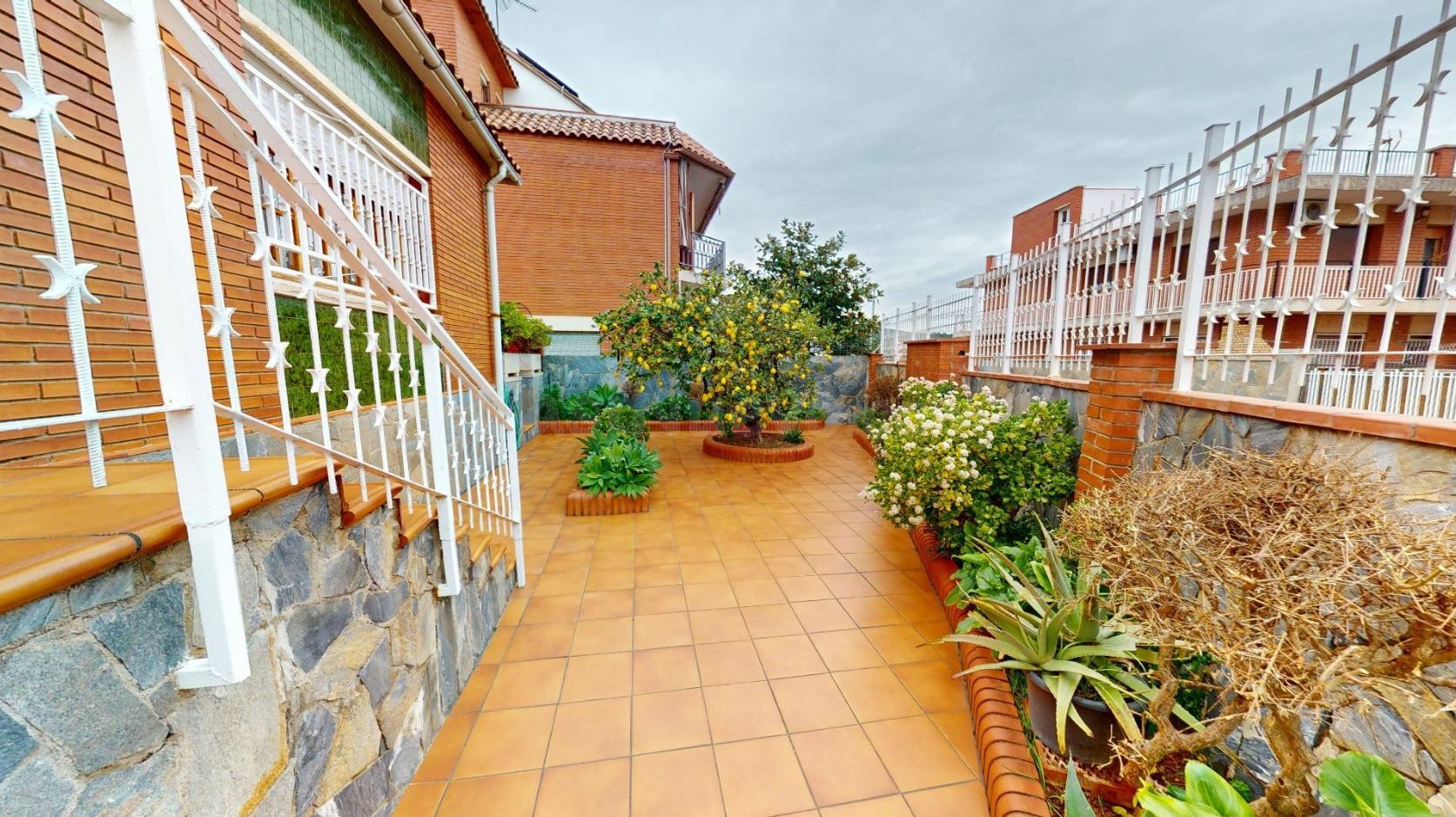Casa excepcional en Viladecans - foto 3