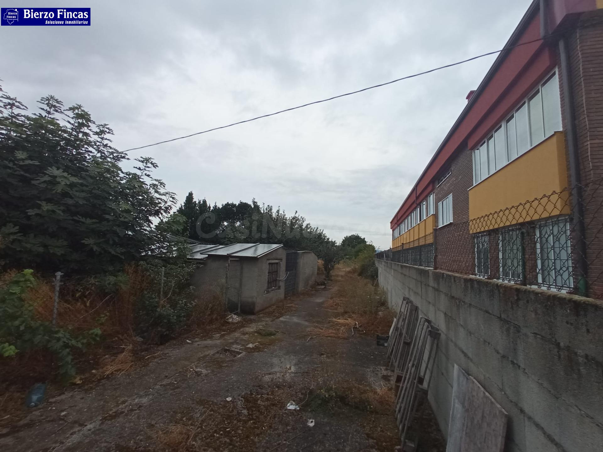 SE VENDE TERRENO URBANO EN CUATROVIENTOS