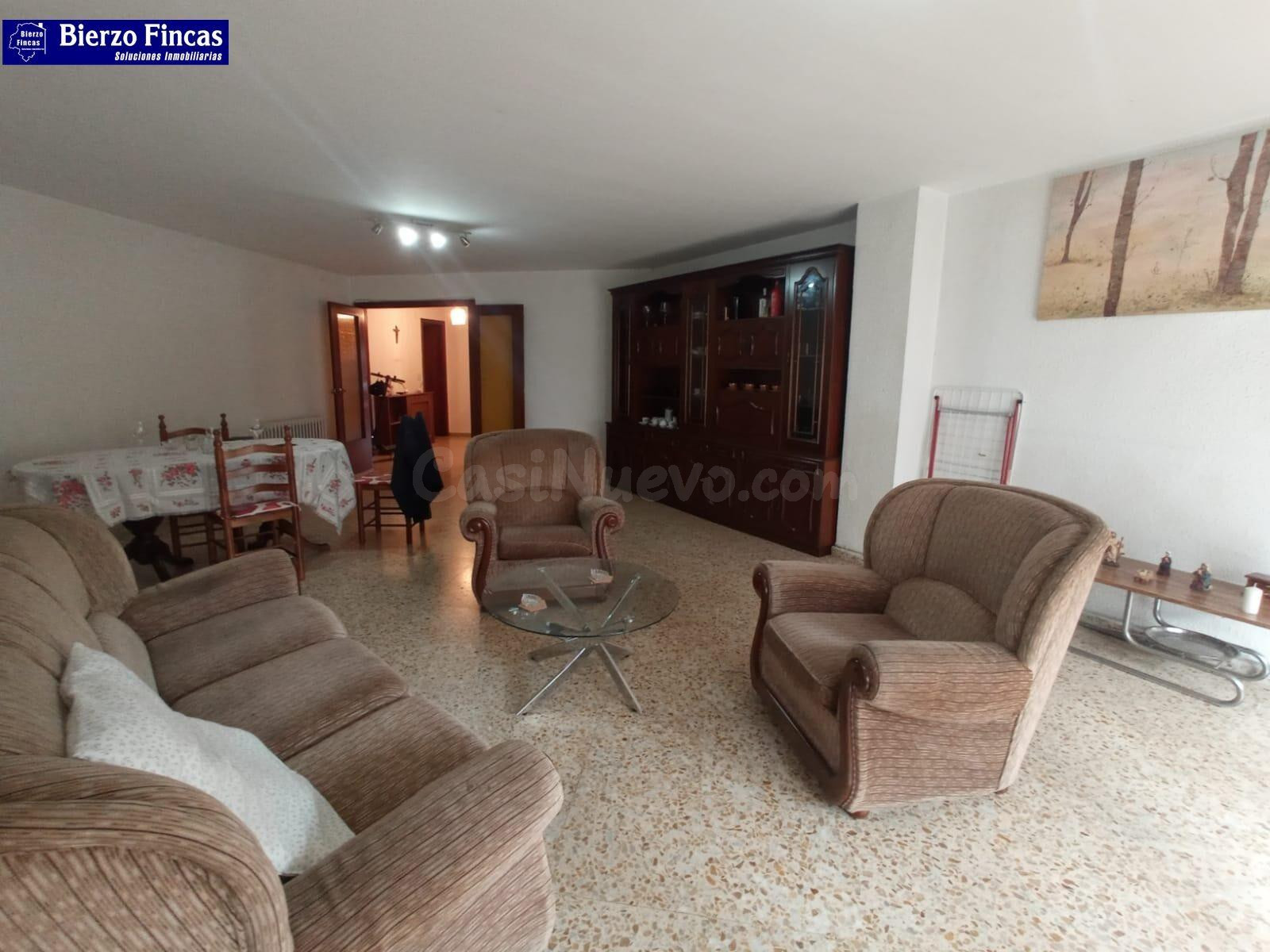 SE ALQUILA HABITACIÓN CERCA DE LA UNIVERSIDAD - foto 2