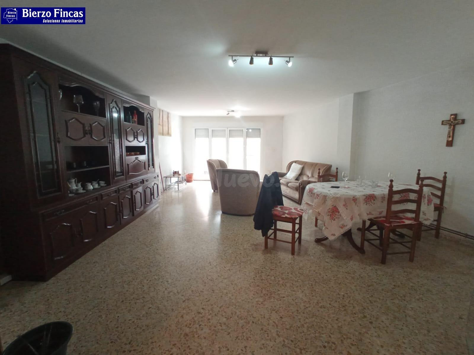 SE ALQUILA HABITACIÓN CERCA DE LA UNIVERSIDAD - foto 3