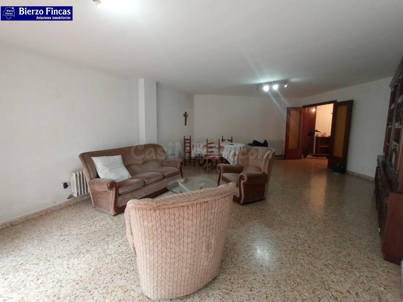 SE ALQUILA HABITACIÓN CERCA DE LA UNIVERSIDAD - foto 4