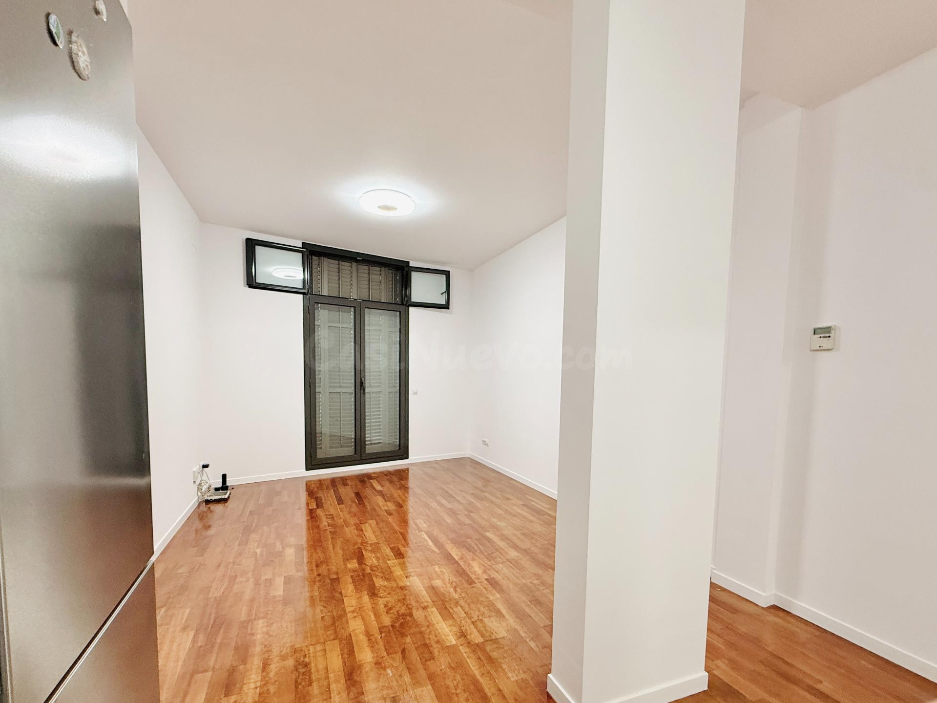 Elegante piso con balcón en finca histórica rehabilitada en  - foto 5