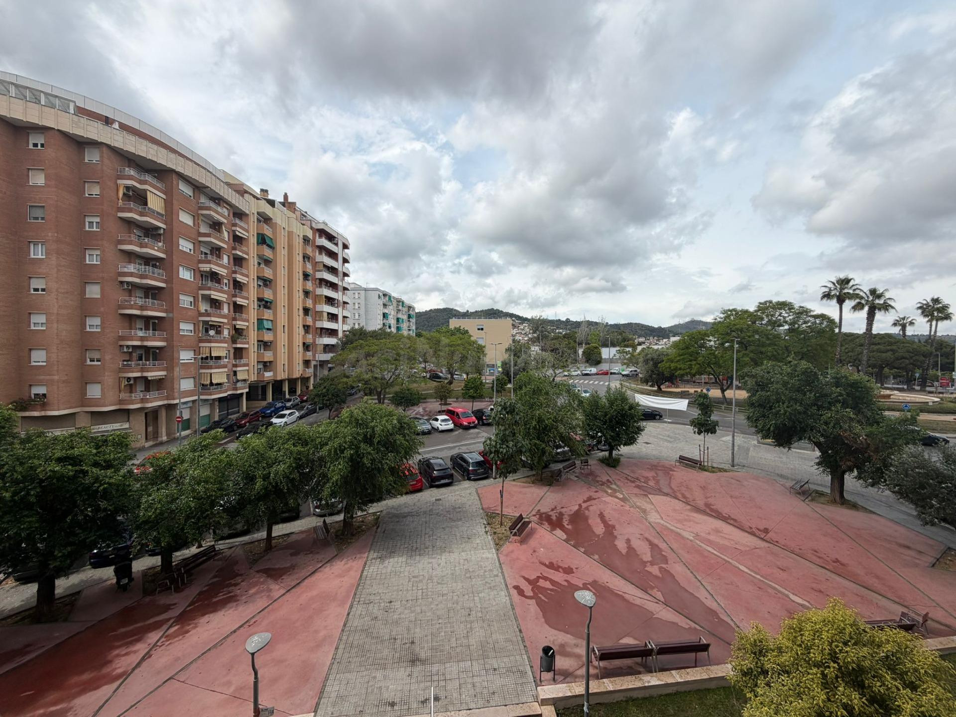 Amplio piso reformado de 4 habitaciones en Plaza Cataluña, G - foto 3