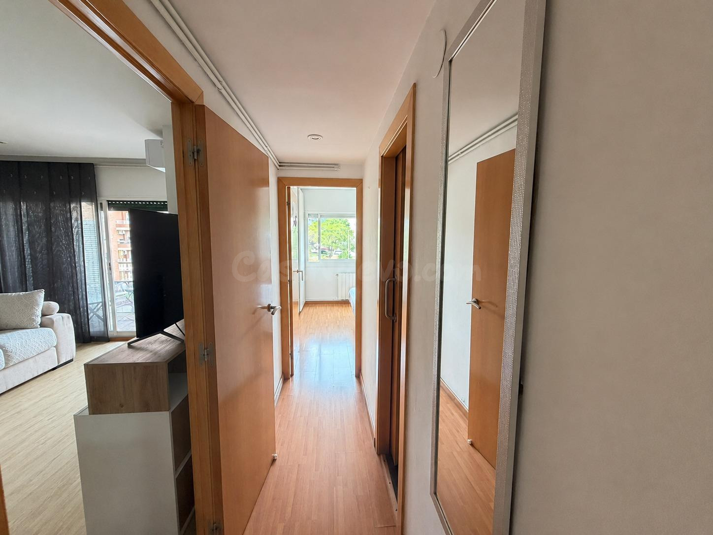 Amplio piso reformado de 4 habitaciones en Plaza Cataluña, G - foto 4