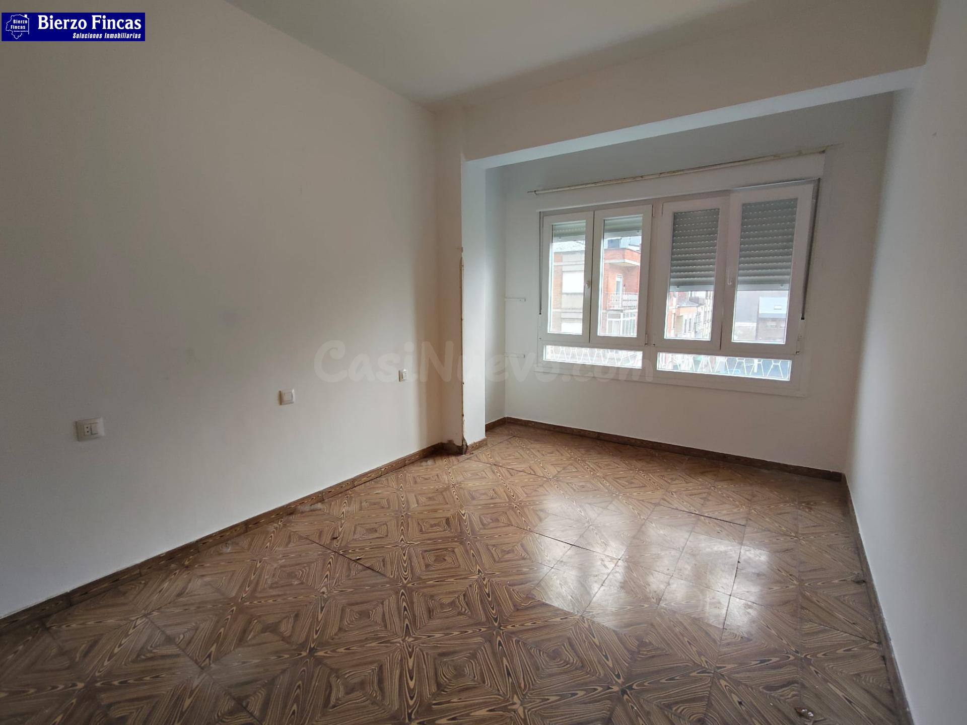 SE VENDE PISO CON ASCENSOR EN PONFERRADA