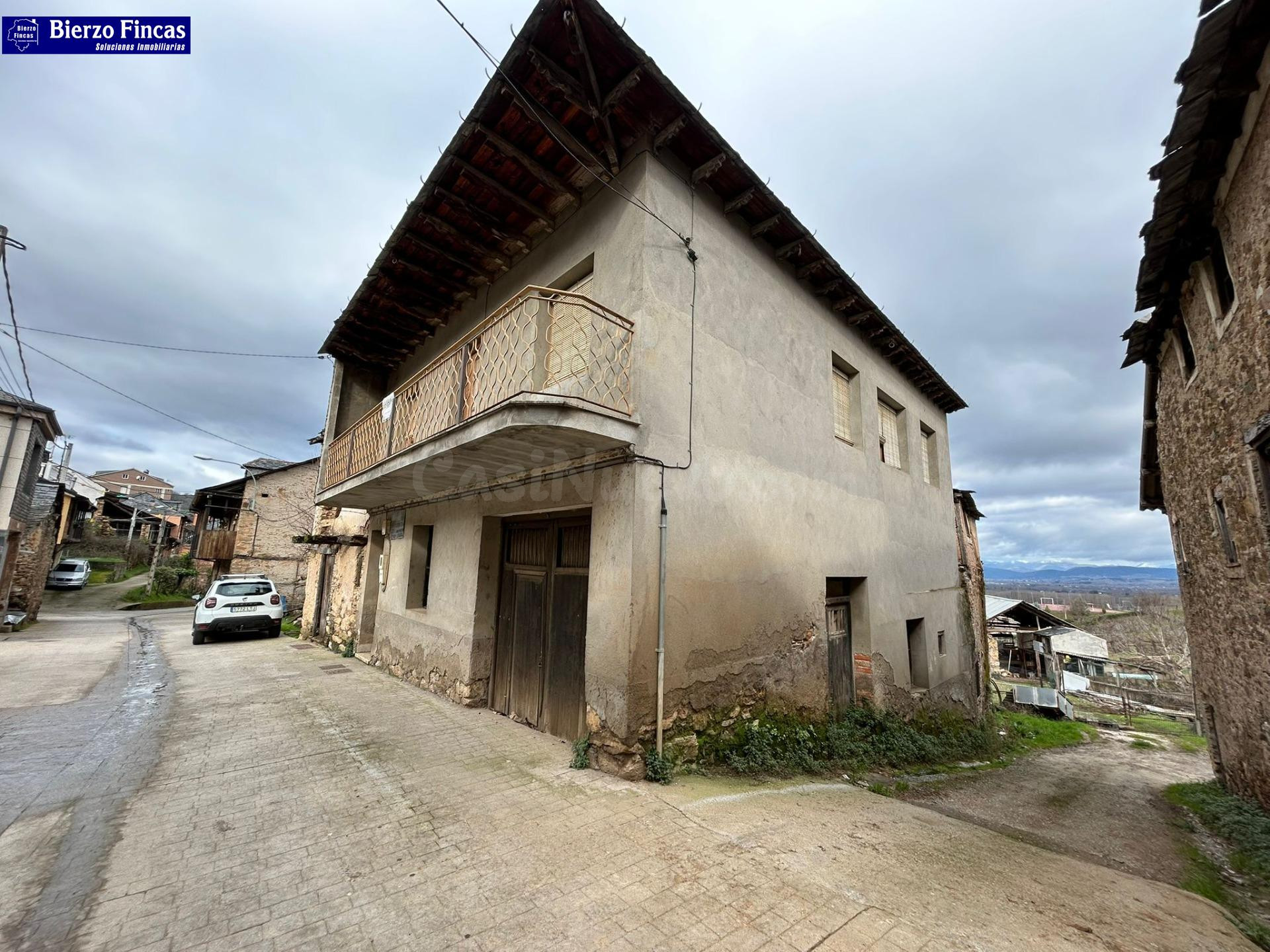 ️️️SE VENDE CASA PARA REFORMAR EN SANTALLA DEL BIERZO CON TE - foto 2